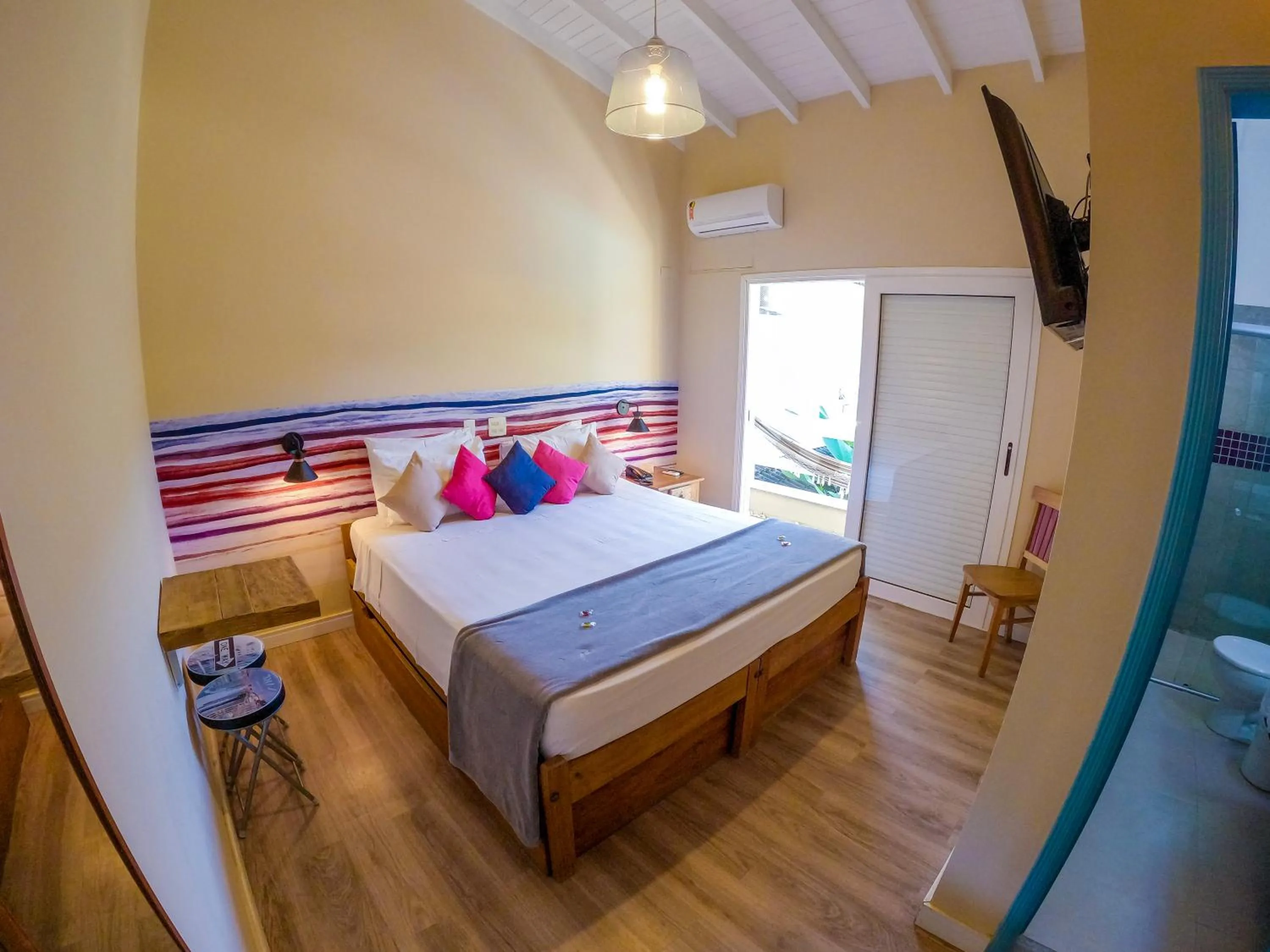 Photo of the whole room, Bed in Pousada Toca da Praia