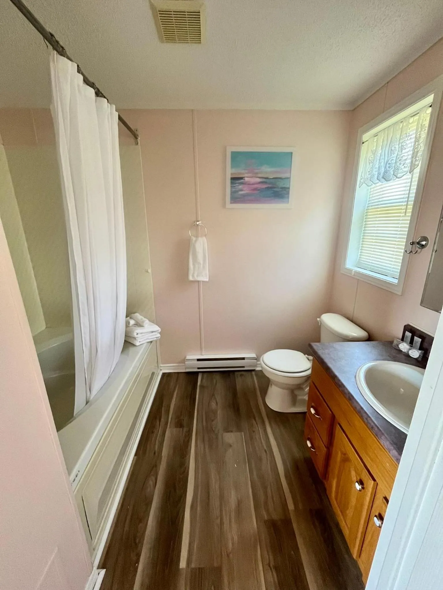 Alma Shore Lane Suites & Cottages