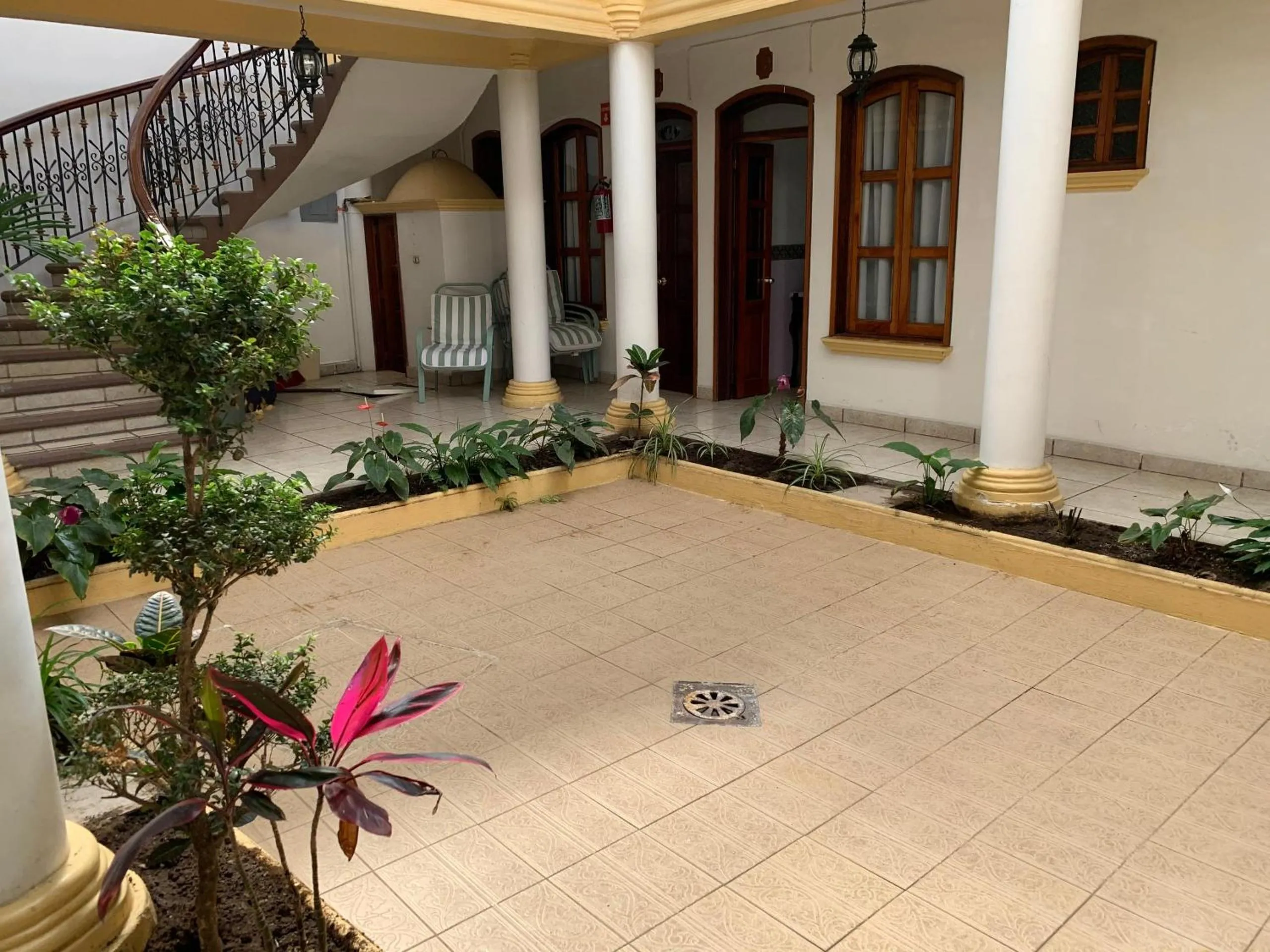 Lobby or reception in OYO Hotel Real de Cortés