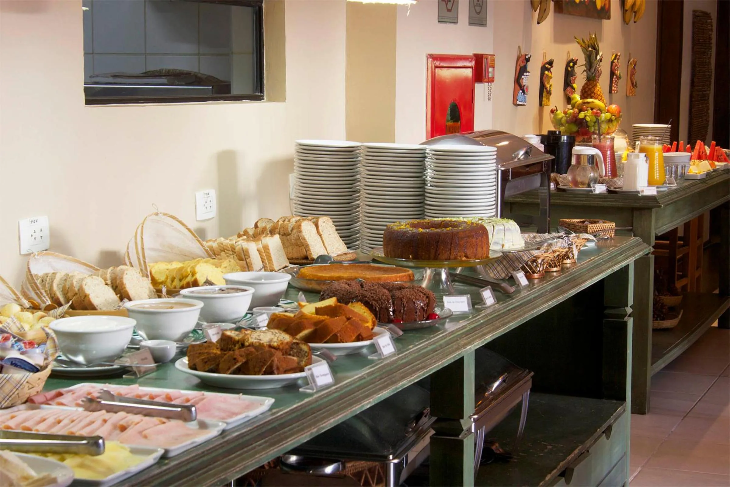 Buffet breakfast in Pousada Porto Mare