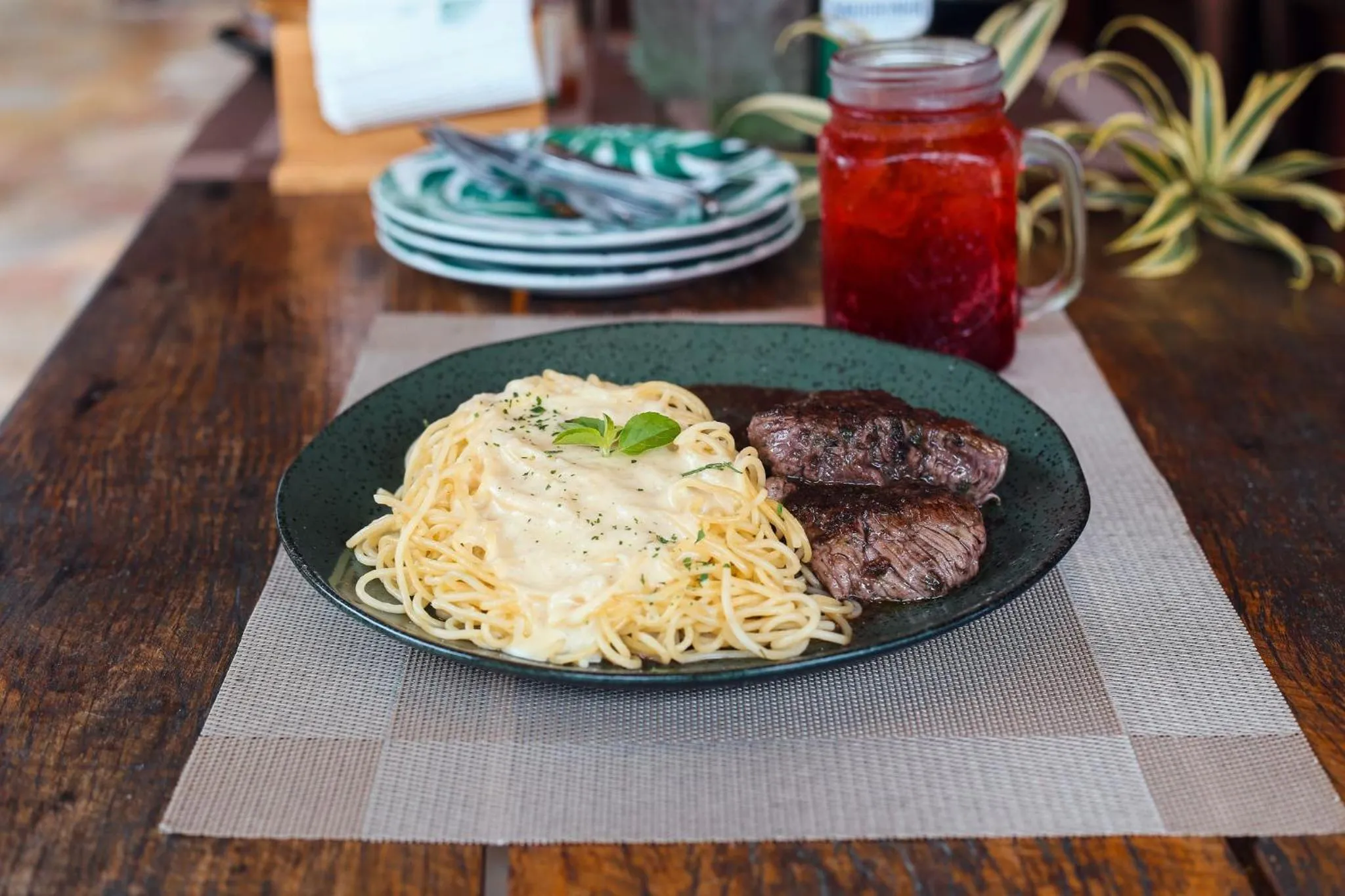 Restaurant/places to eat in Pousada Porto Mare