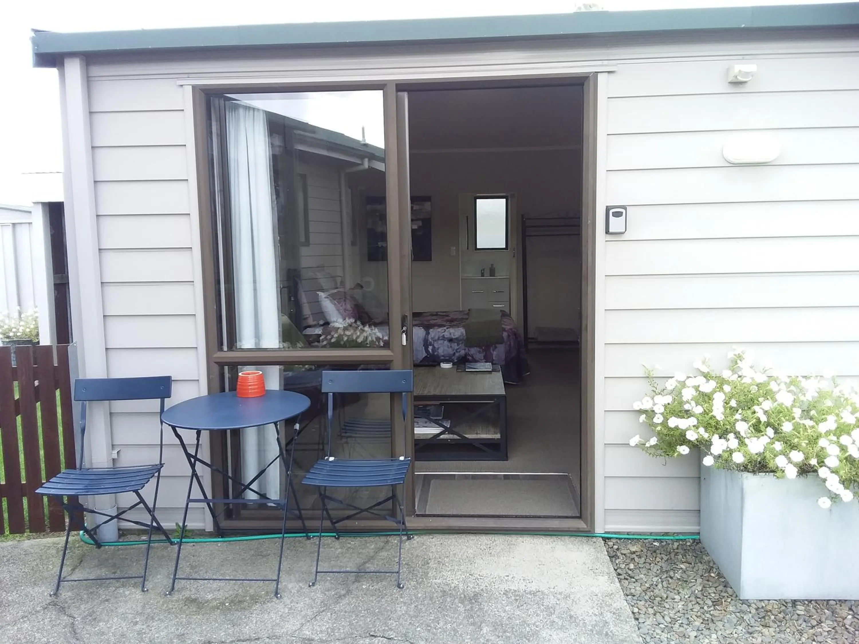 Facade/entrance in Chris and Dave's B & B