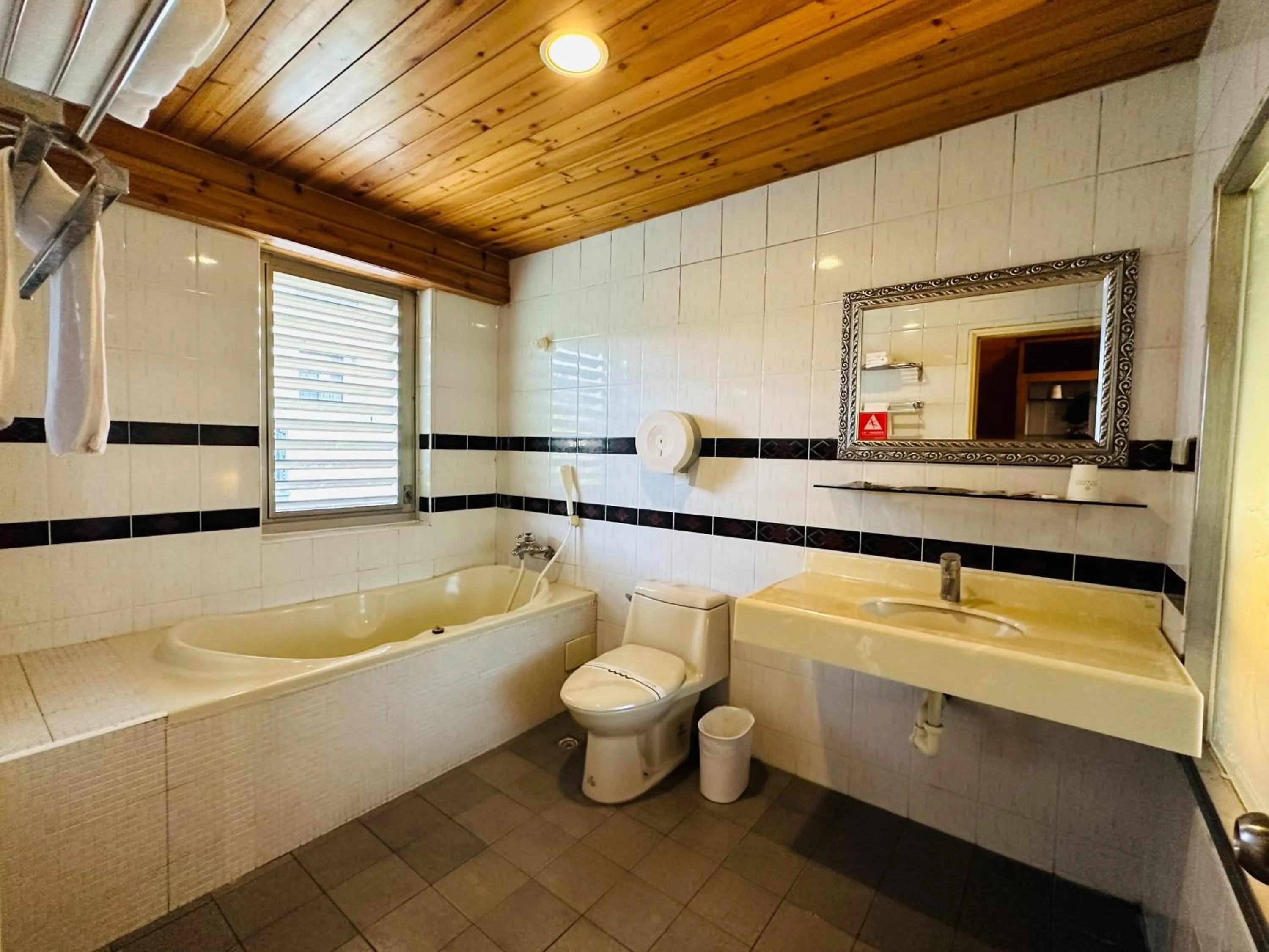 Bathroom in Ivy Motel