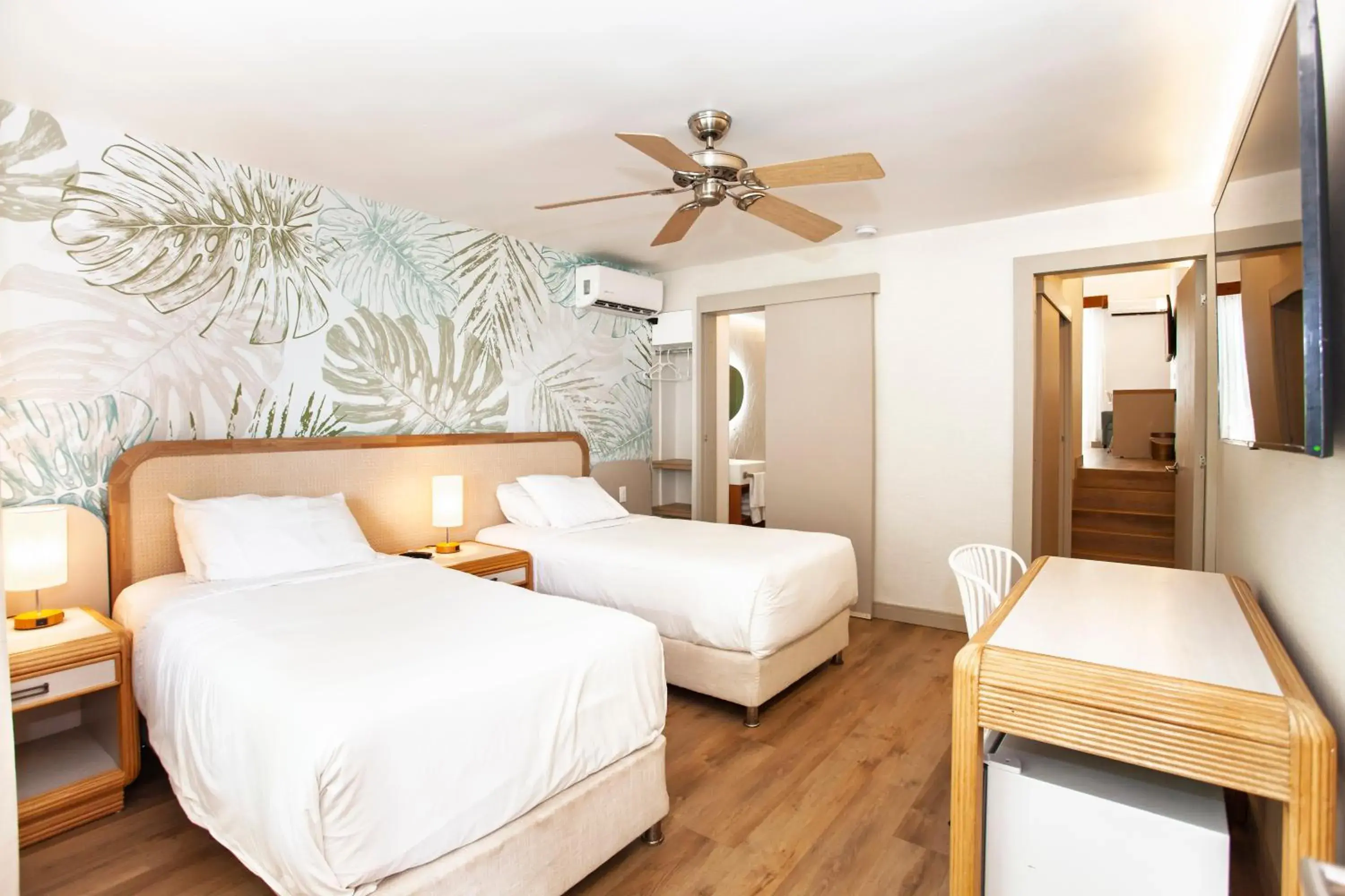 Family Room in Hotel Cocoplum Beach Family Room in Hotel Cocoplum Beach