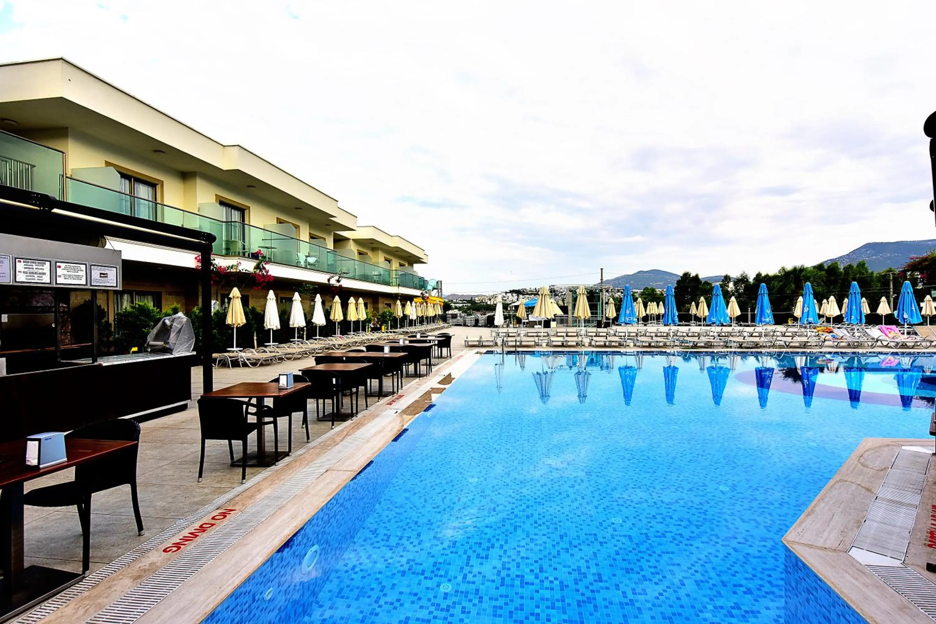 Day in Jasmin Beach Hotel