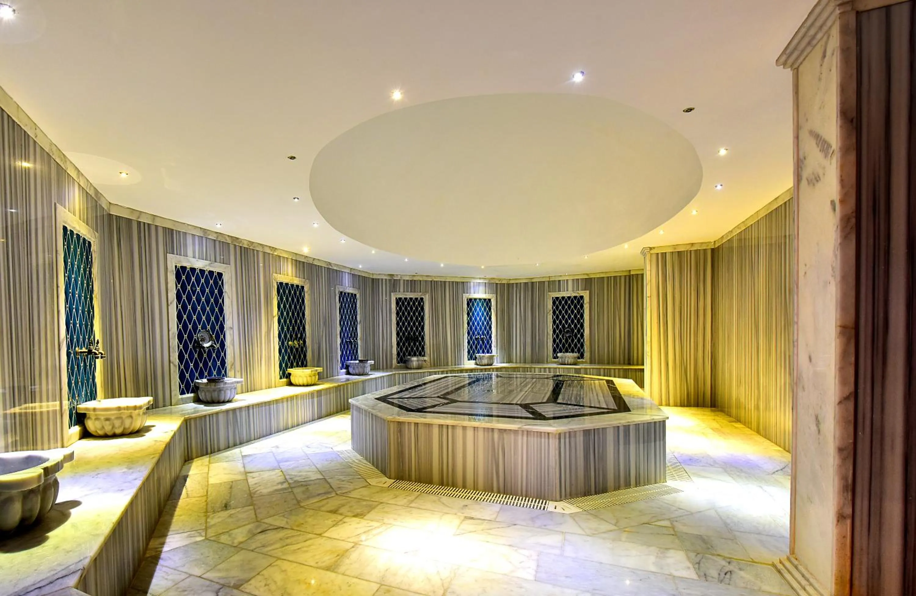 Public Bath in Jasmin Beach Hotel