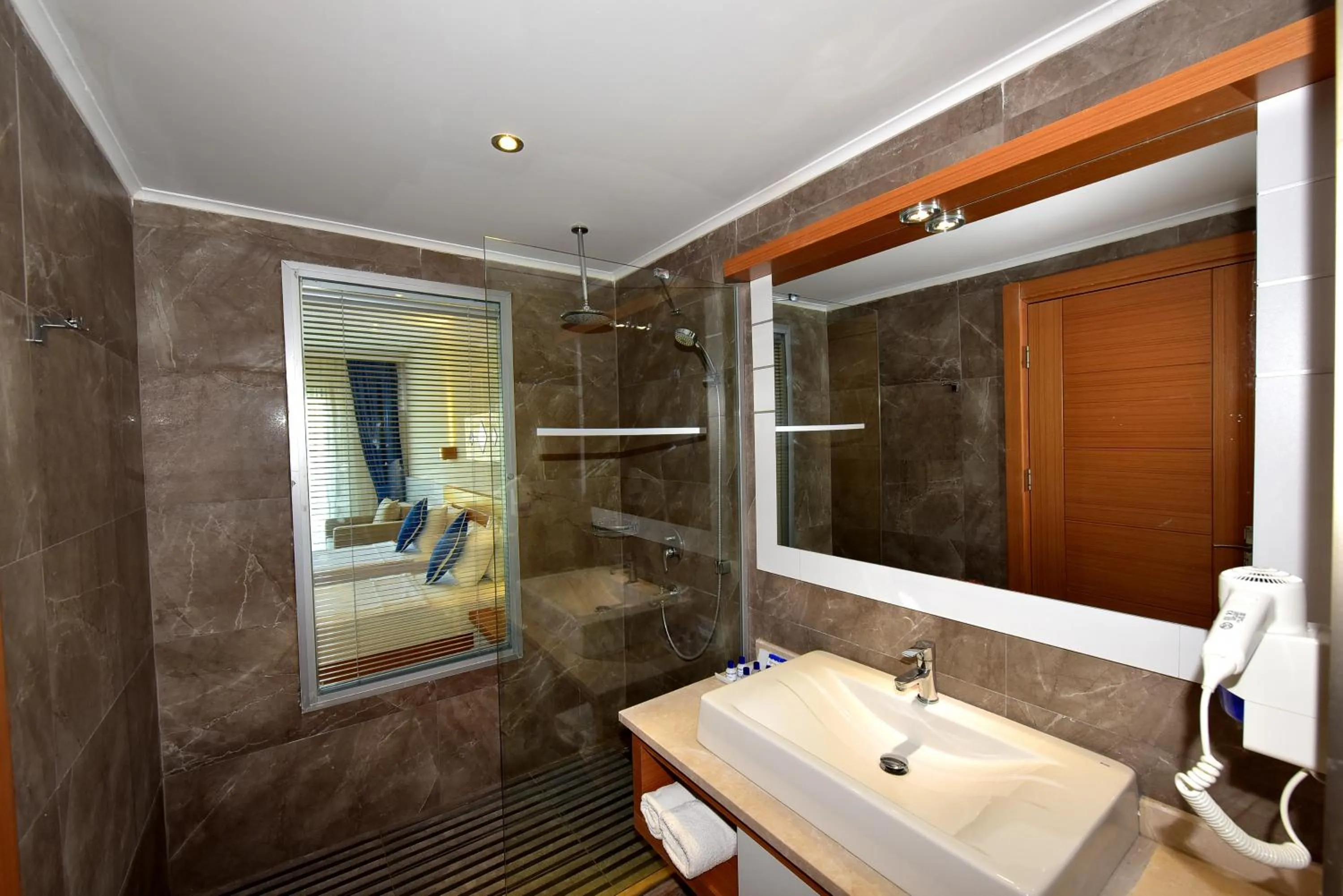 Shower in Jasmin Beach Hotel