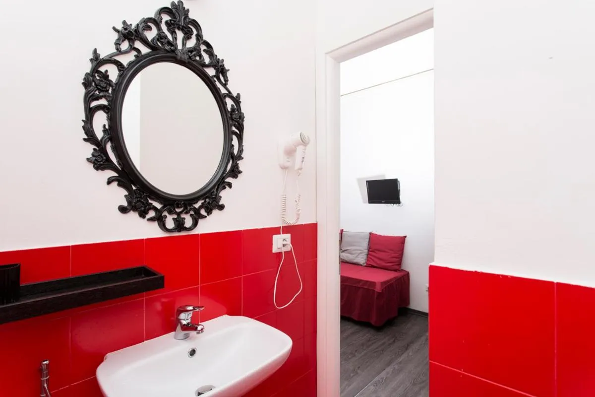 Toilet in Il Giglio Rosso B&B