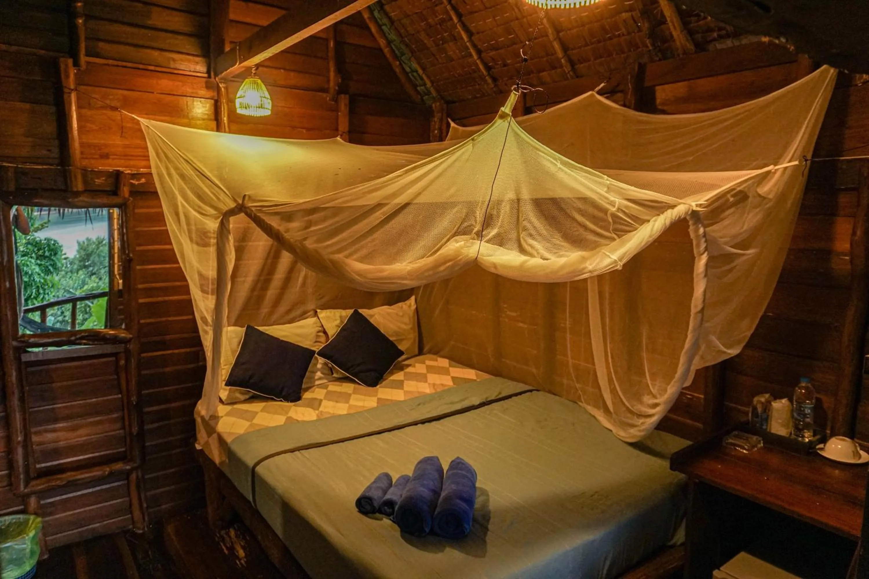 Bed in Tha Khao Bay View Bungalow