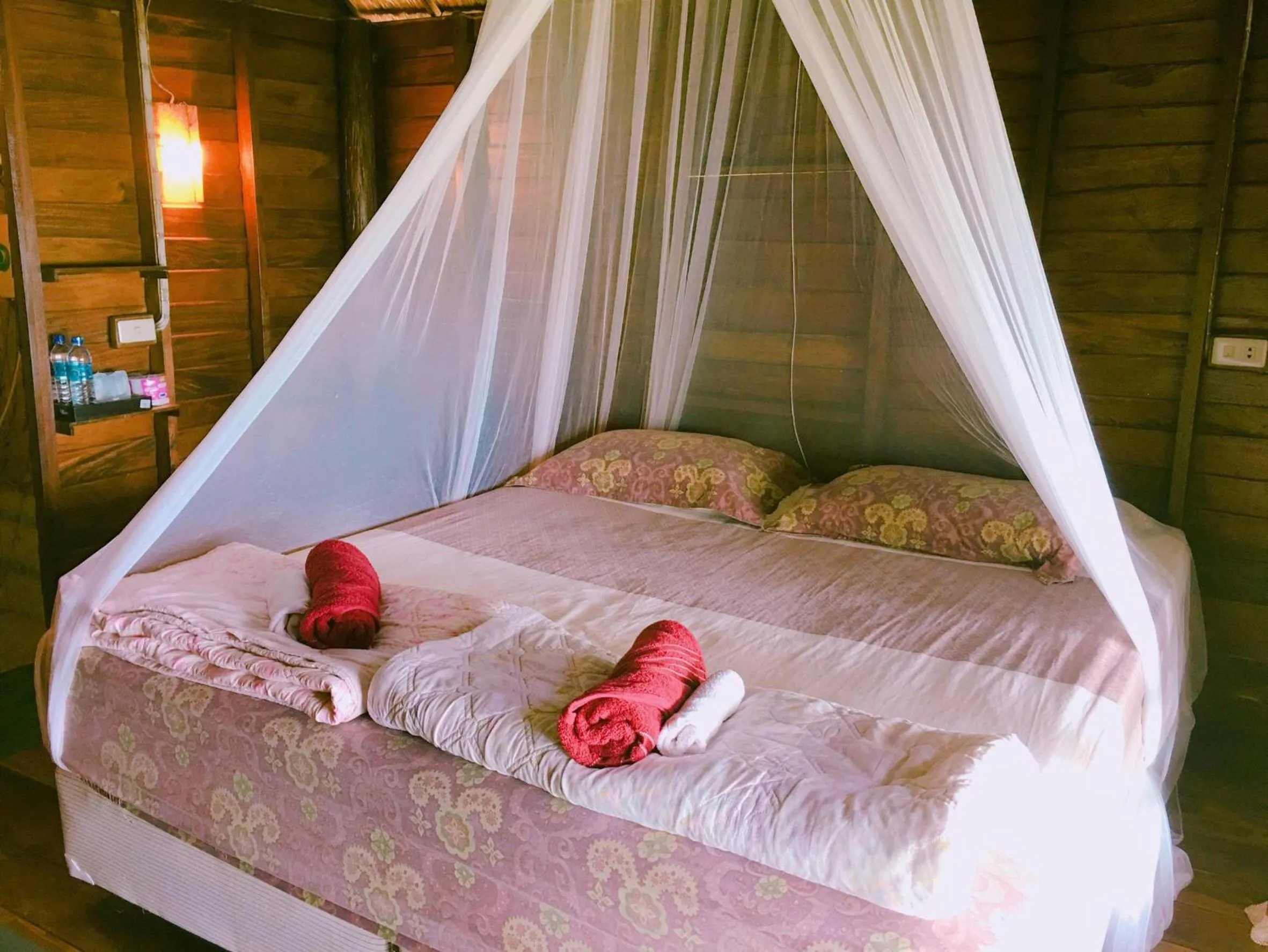 Bed in Tha Khao Bay View Bungalow