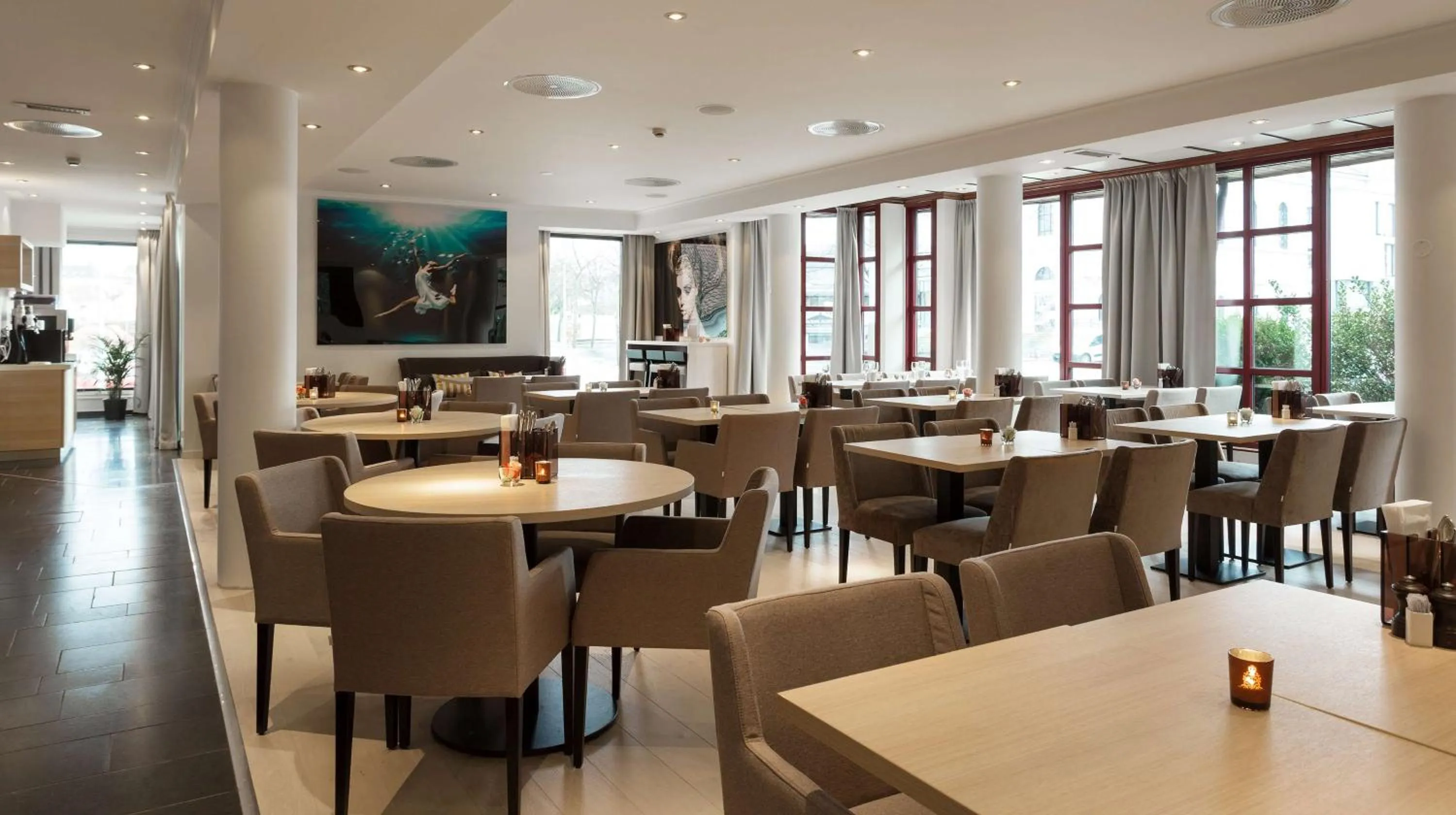 Restaurant/places to eat in Scandic Stavanger Park