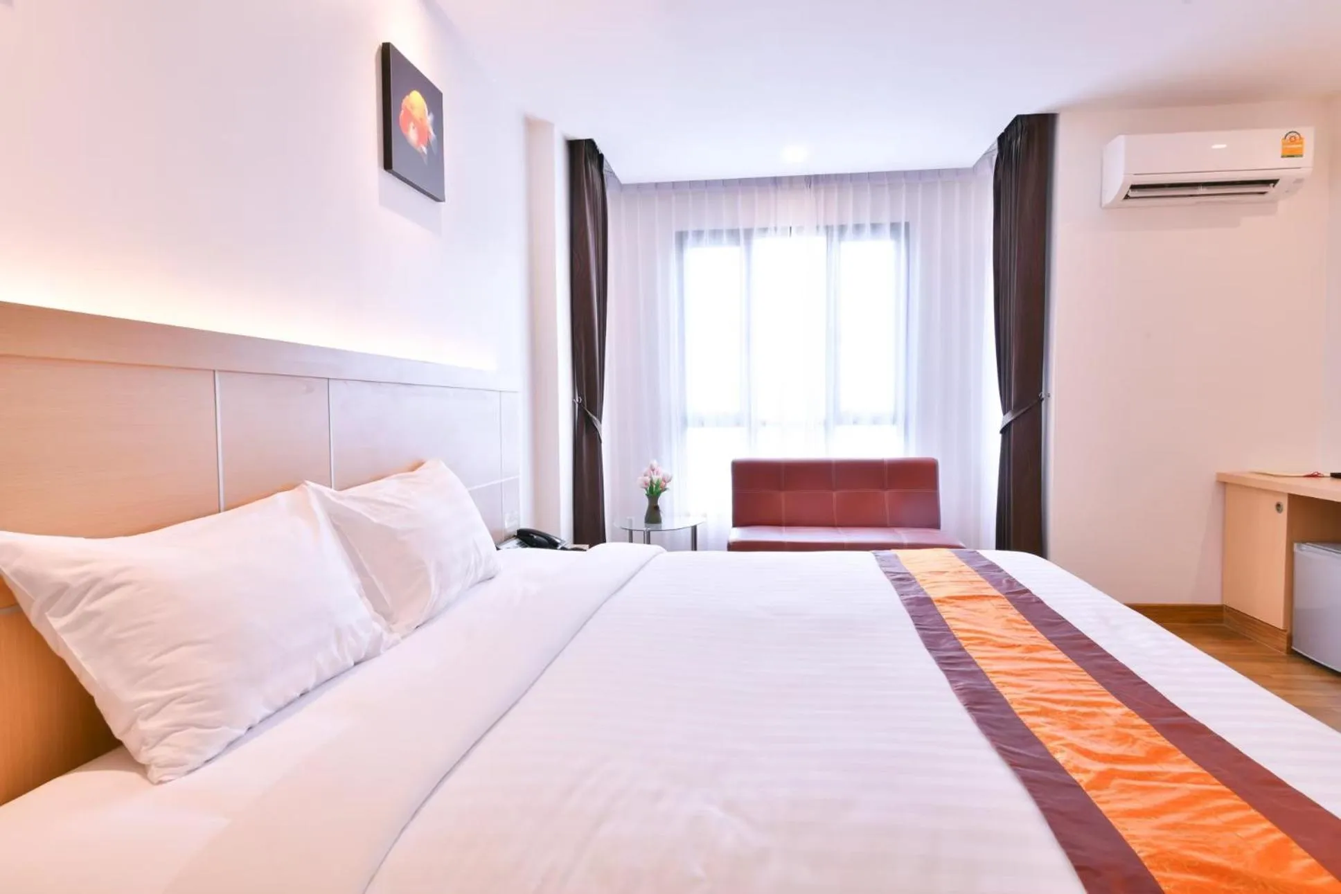 Bedroom, Bed in Marlin Hotel