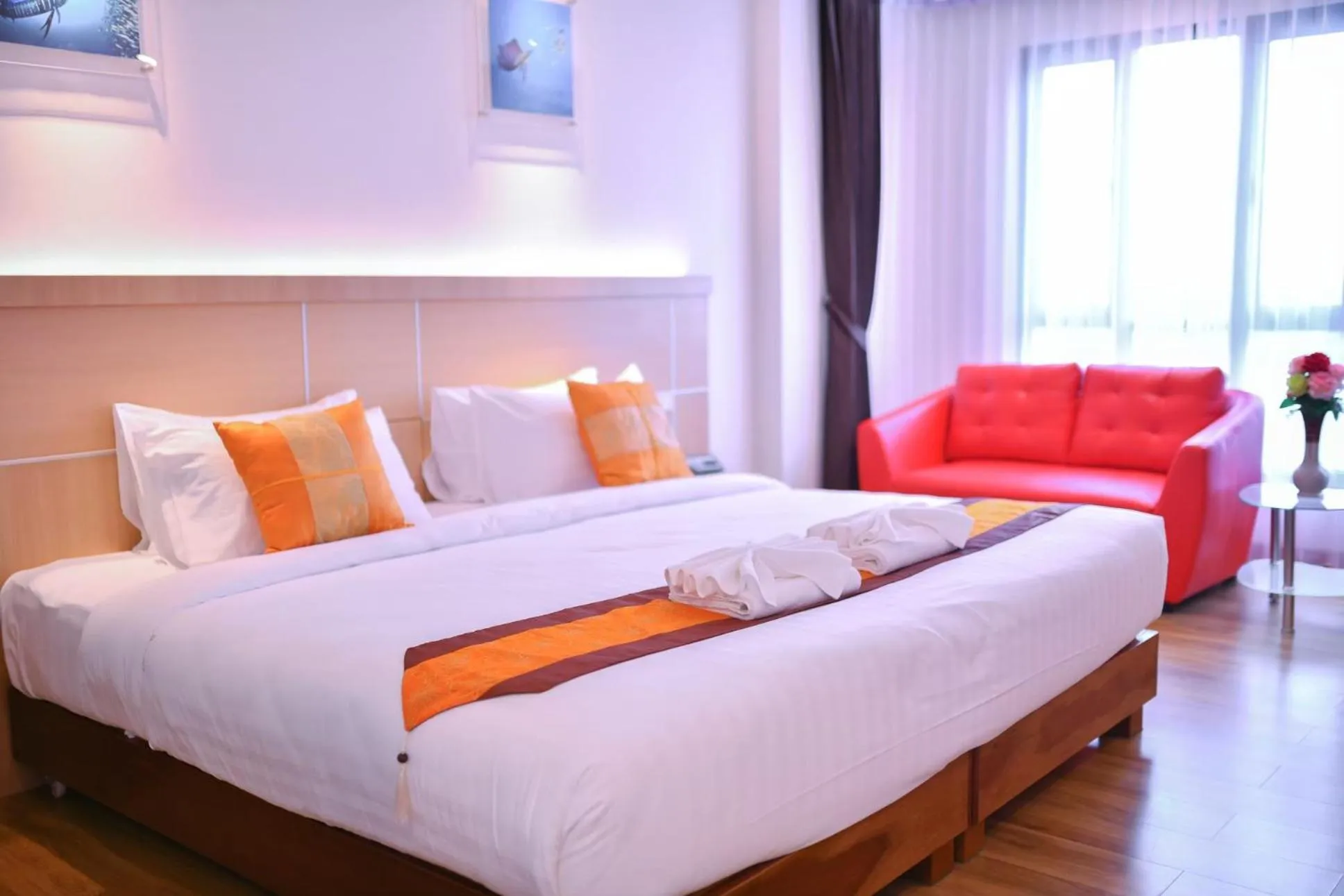 Bedroom, Bed in Marlin Hotel