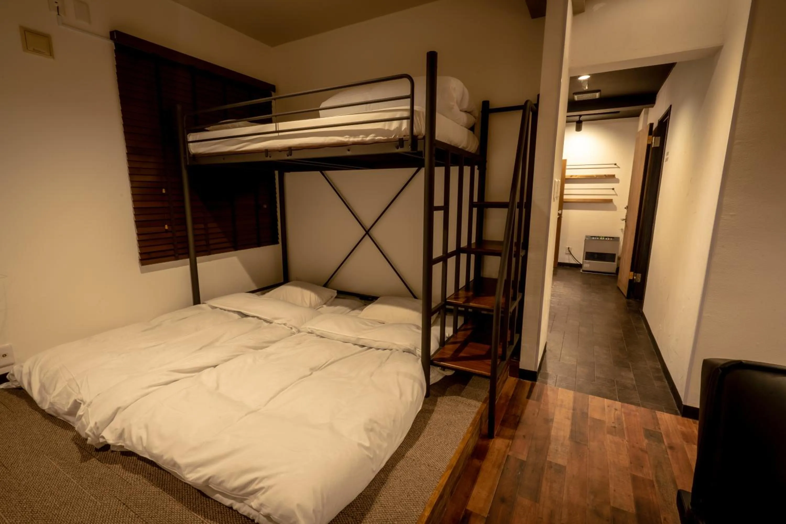 Photo of the whole room, Bed in LifeHouse IPPO