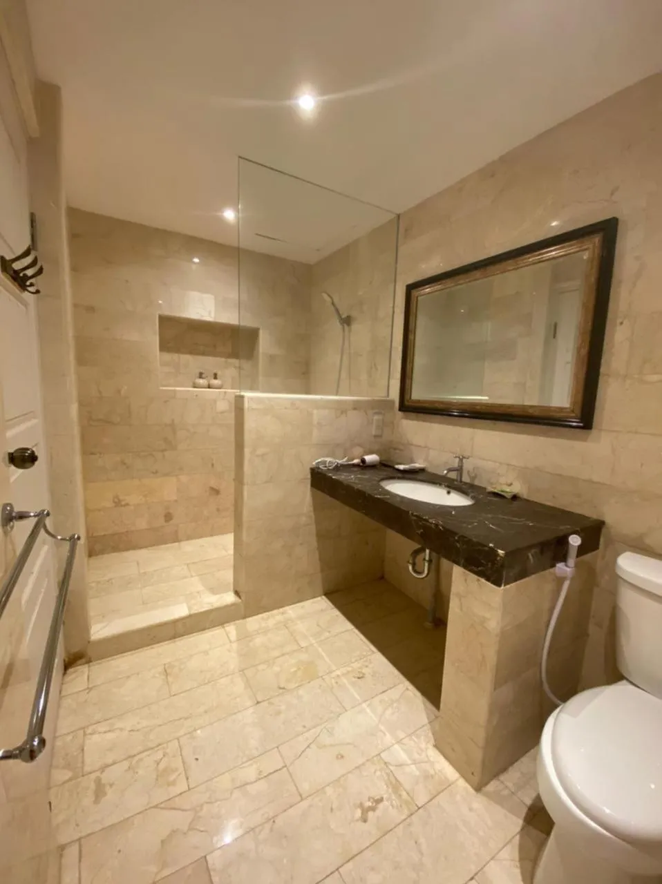 Bathroom in Hikari Guesthouse