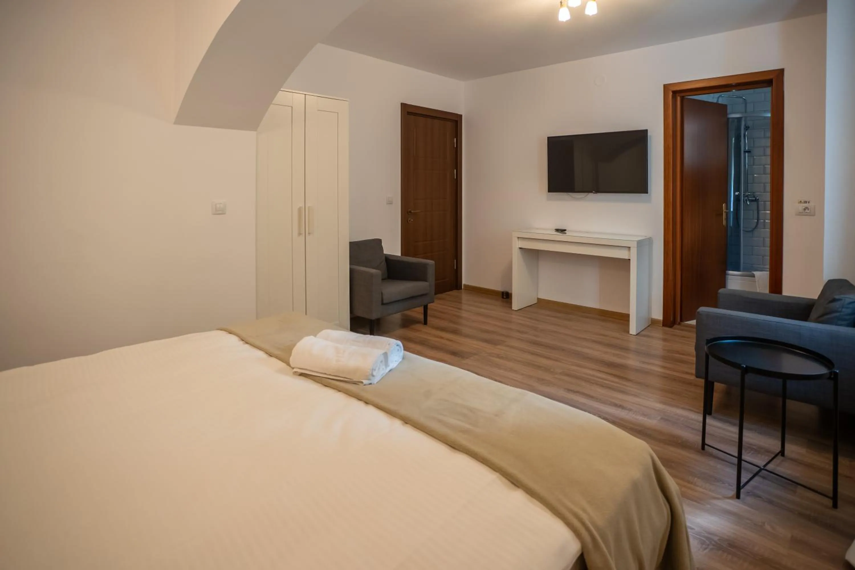 Bedroom, Bed in Opus View