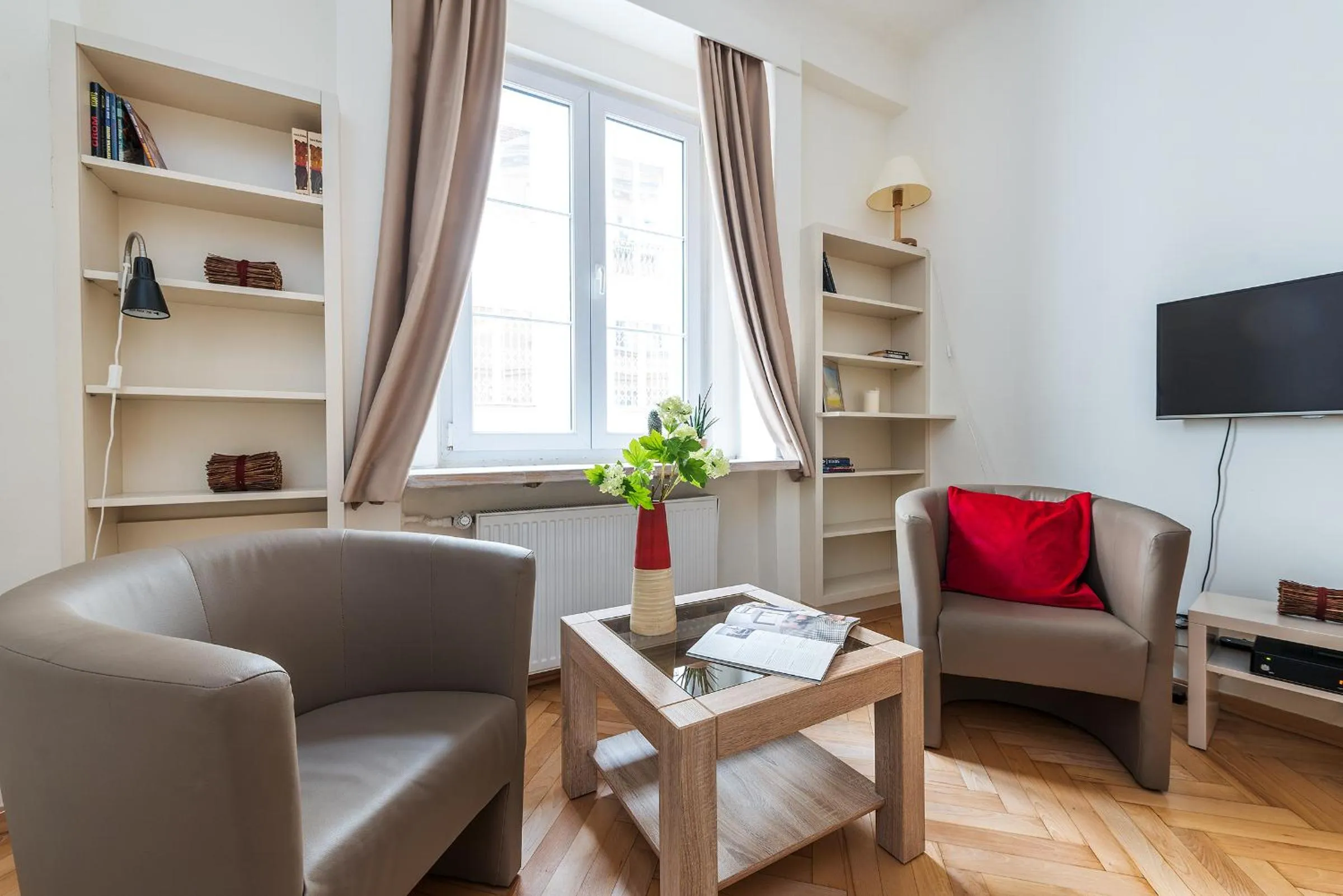 TV and multimedia in P&O Apartments Old Town