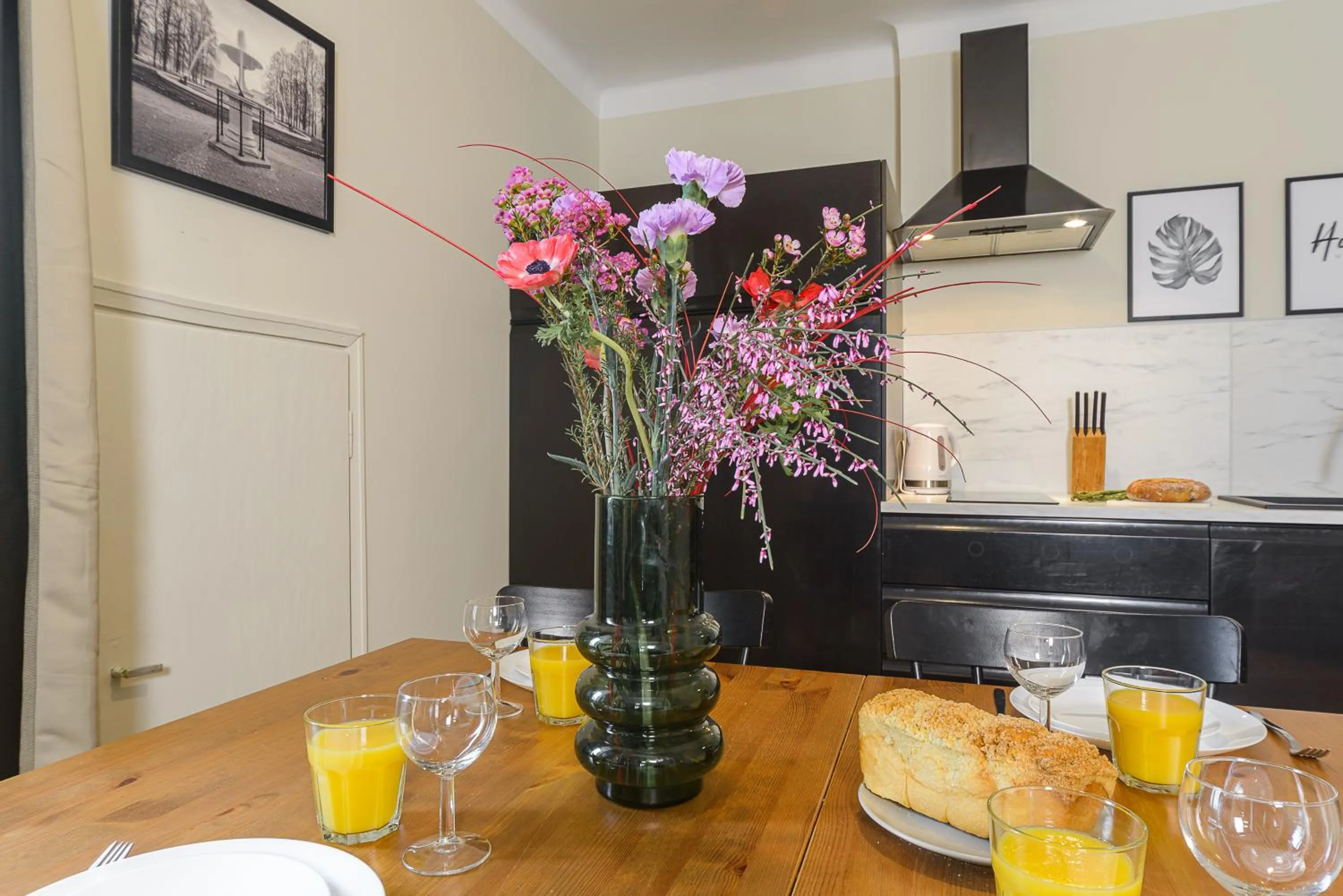 Kitchen or kitchenette in P&O Apartments Old Town