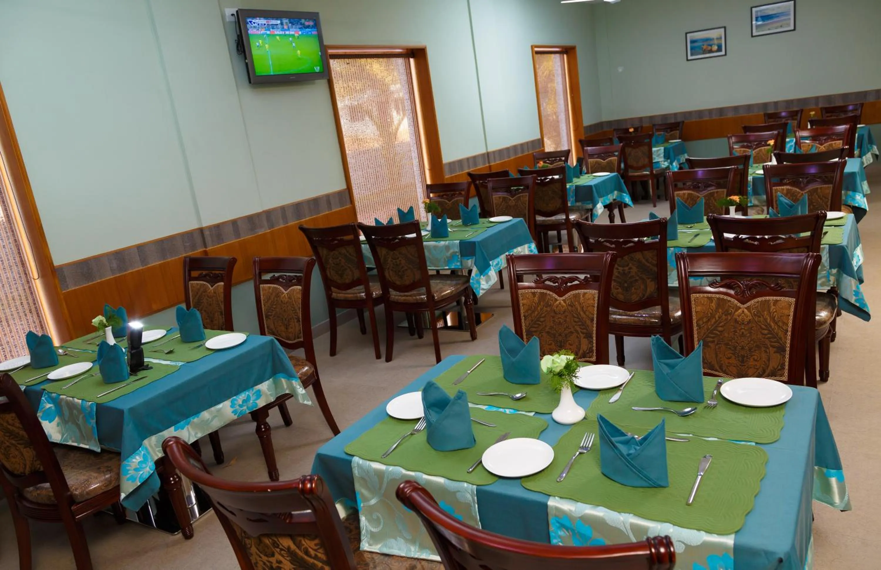 Restaurant/places to eat in Hotel Gopalapuram International