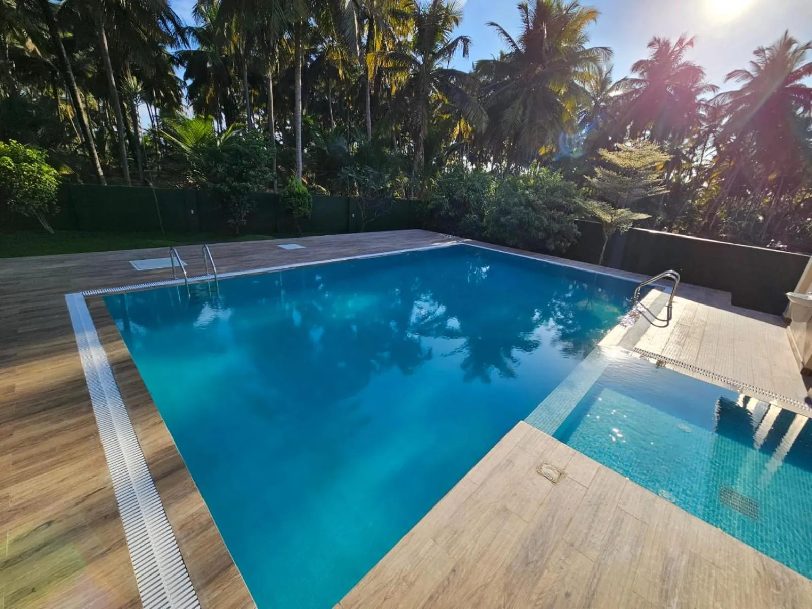 Swimming pool in Hotel Gopalapuram International