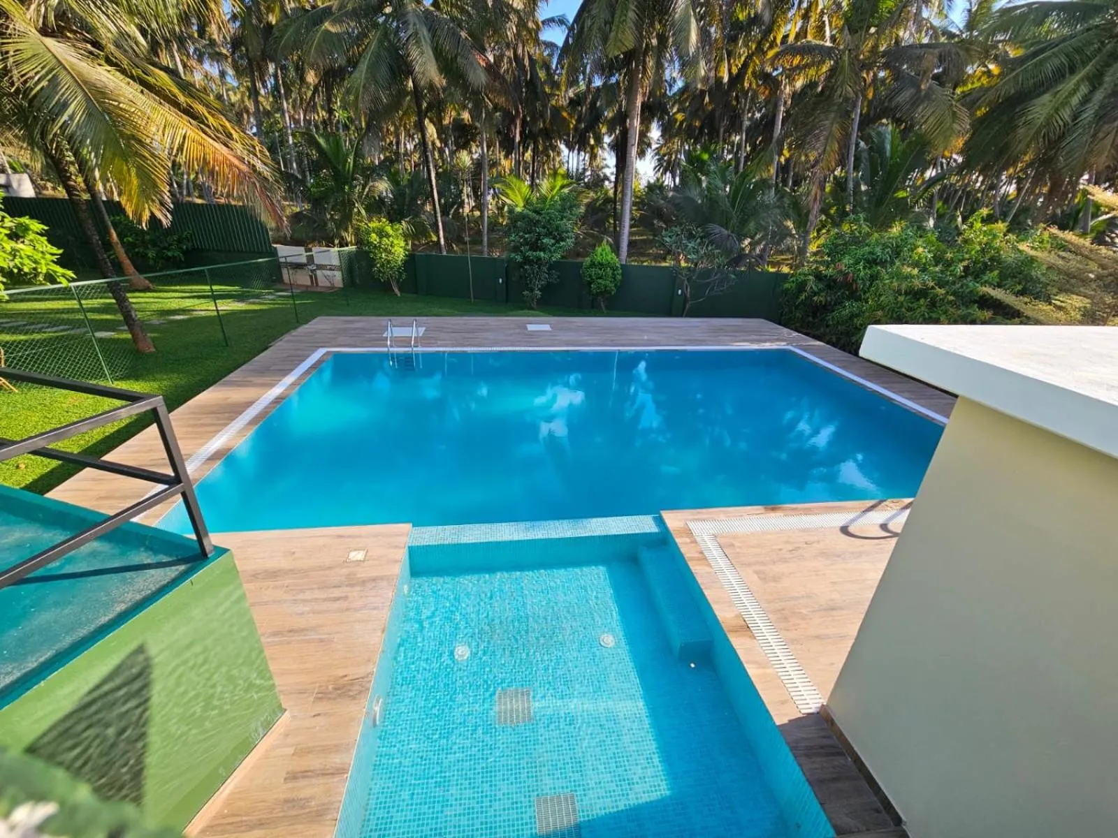 Swimming pool in Hotel Gopalapuram International