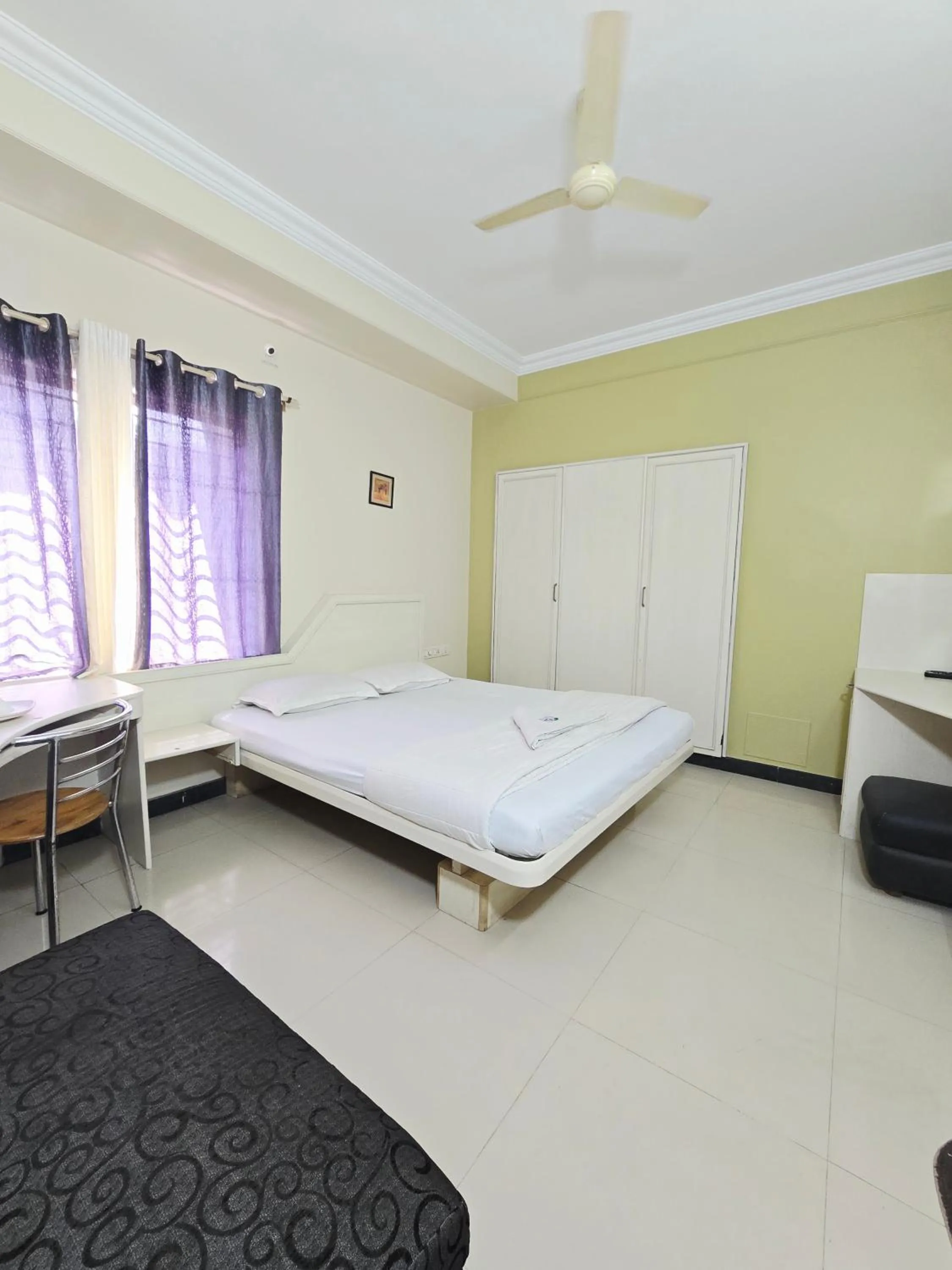 Bedroom, Bed in The Corporate Comforts