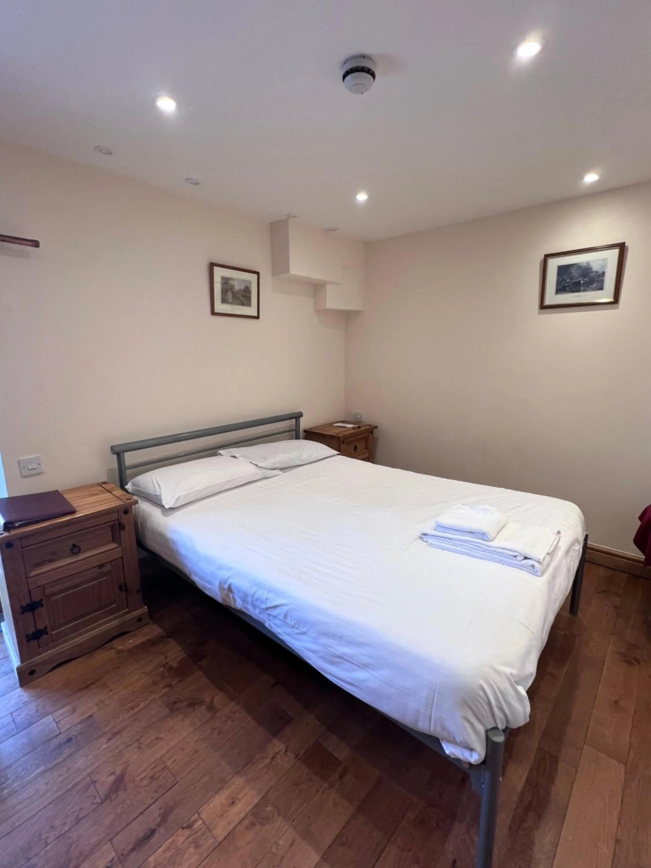 Bed in Royal Britannia Hotel