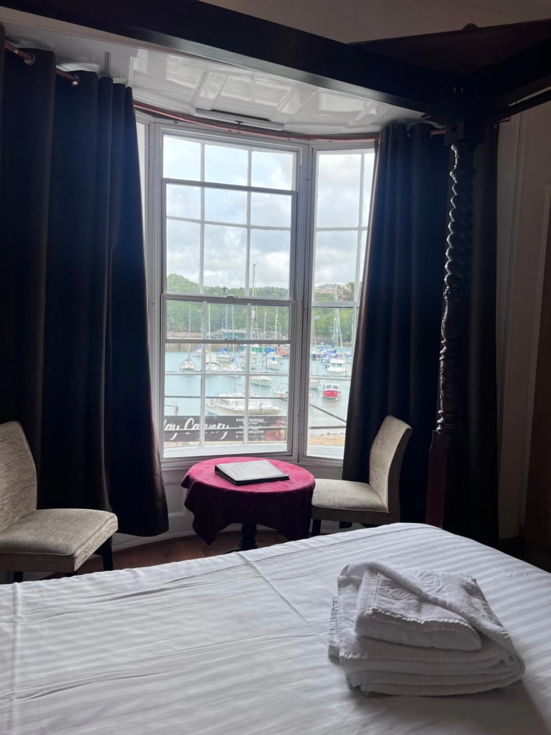 Bed in Royal Britannia Hotel