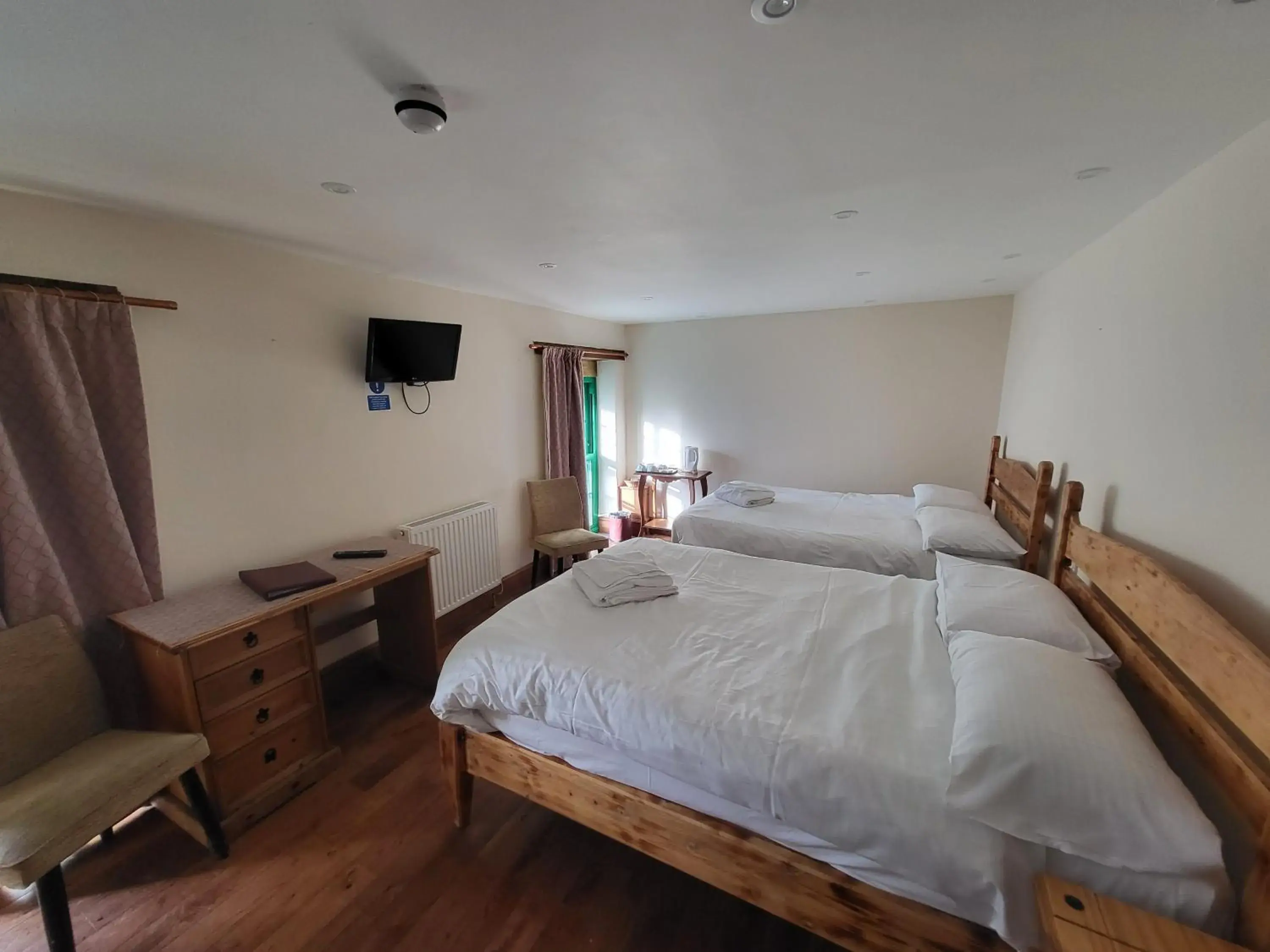 Quadruple Room in Royal Britannia Hotel Quadruple Room in Royal Britannia Hotel