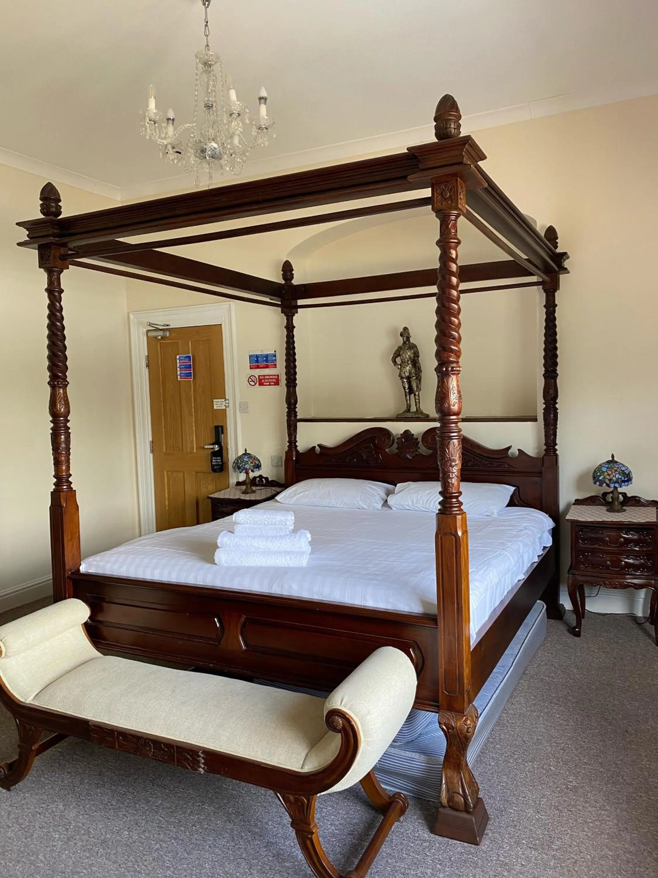 Bed in Royal Britannia Hotel