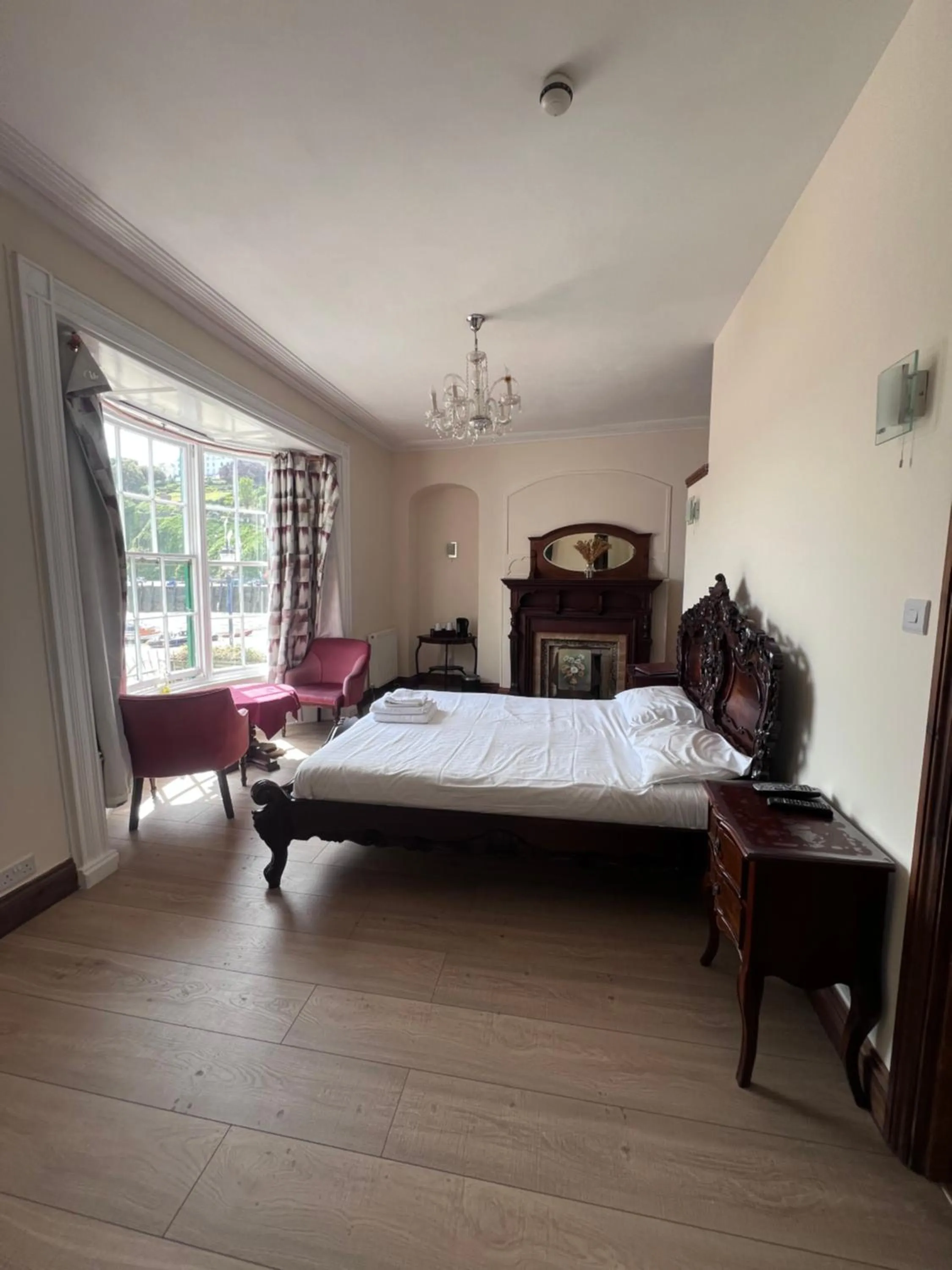 Bed in Royal Britannia Hotel