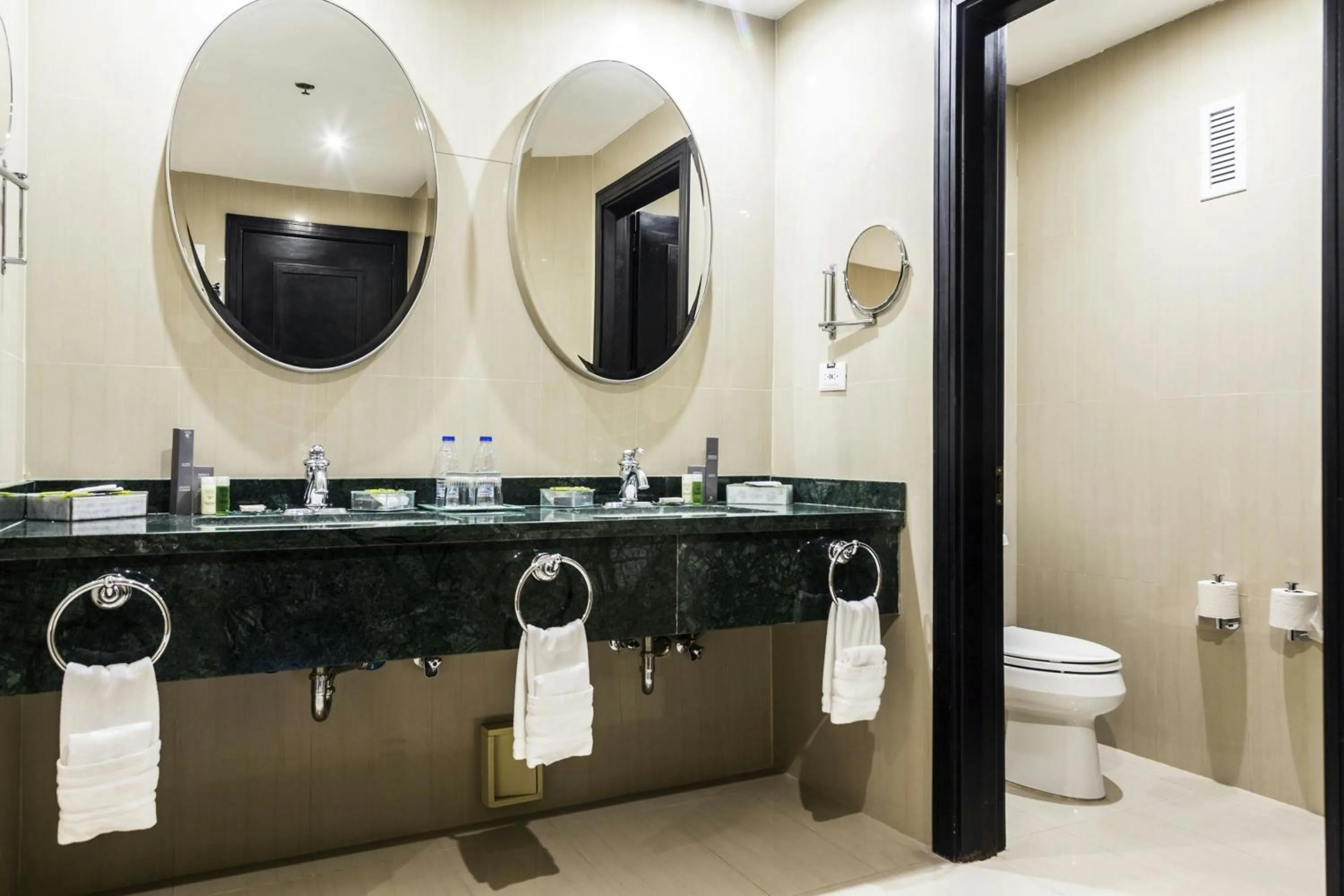 Photo of the whole room in Renaissance Caracas La Castellana Hotel