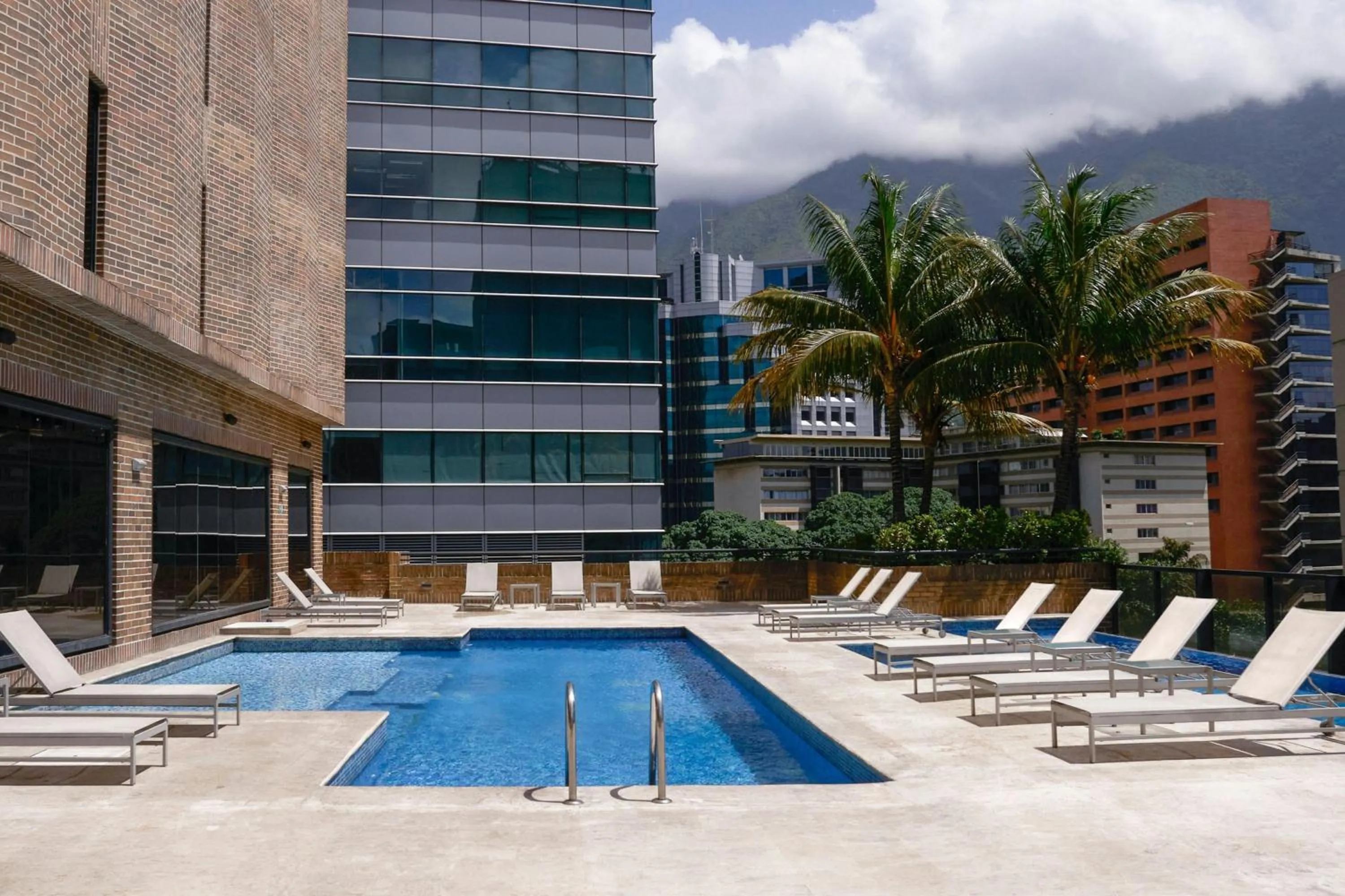 Swimming pool in Renaissance Caracas La Castellana Hotel