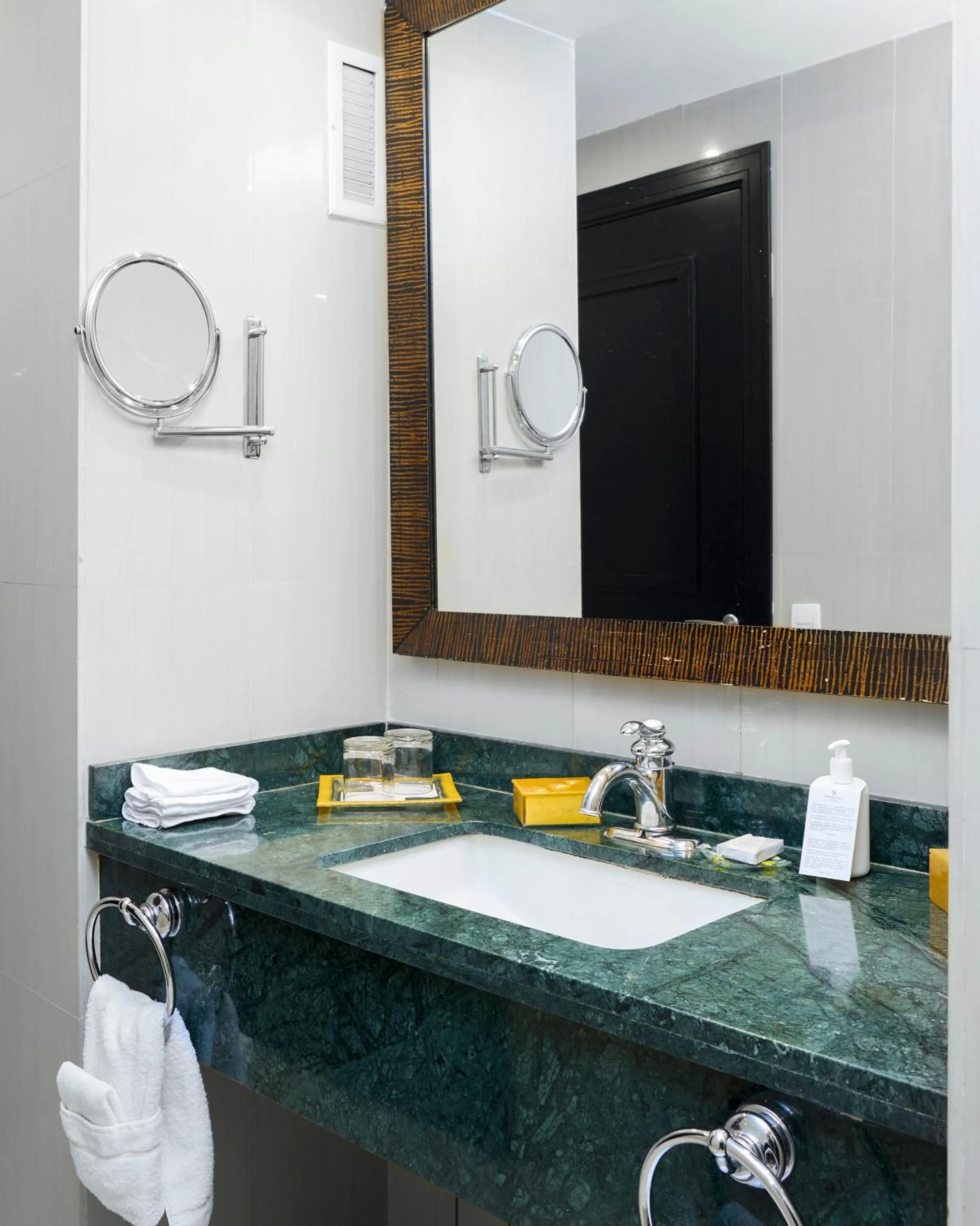 Shower in Renaissance Caracas La Castellana Hotel