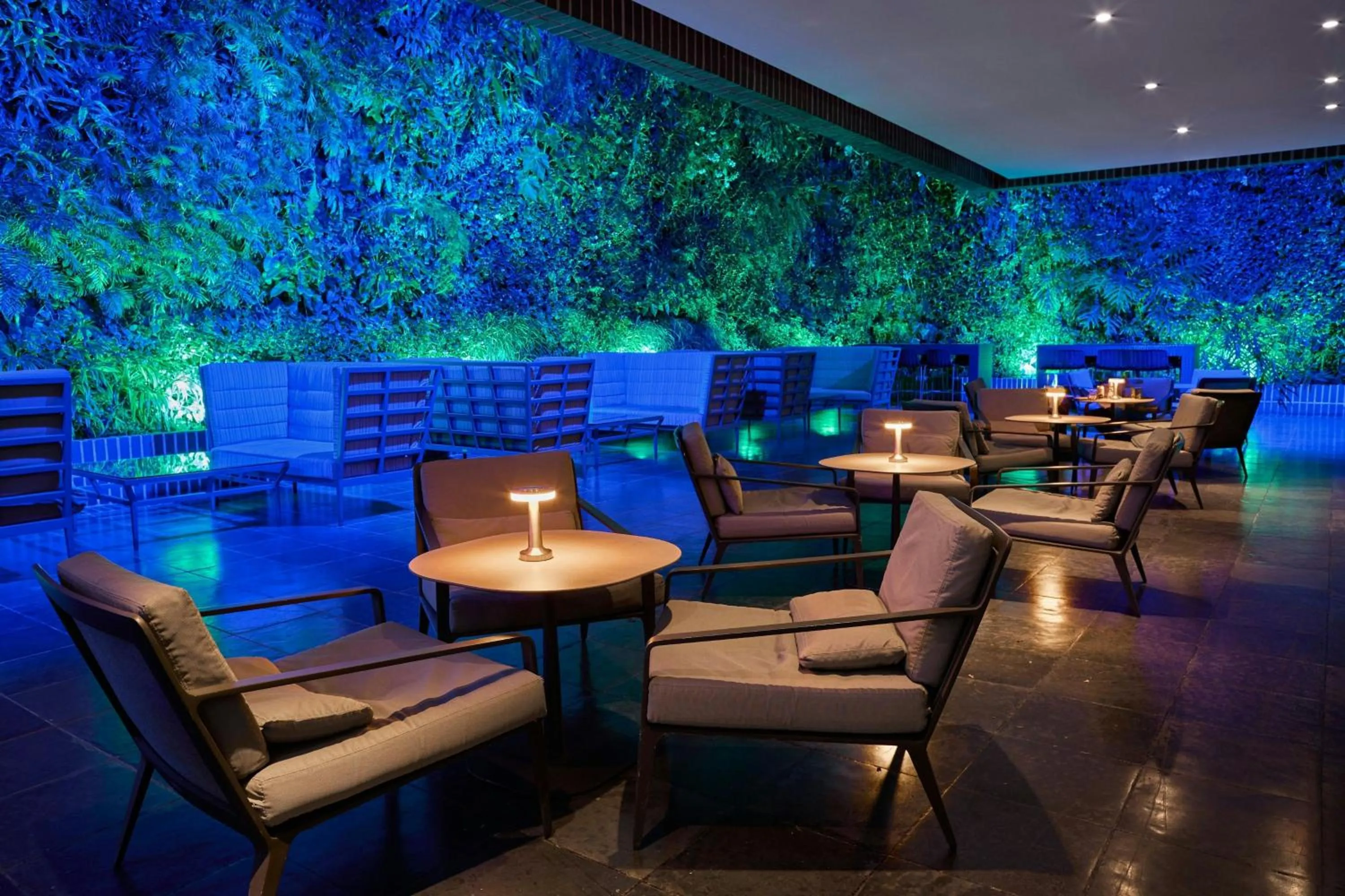 Lounge or bar in Renaissance Caracas La Castellana Hotel