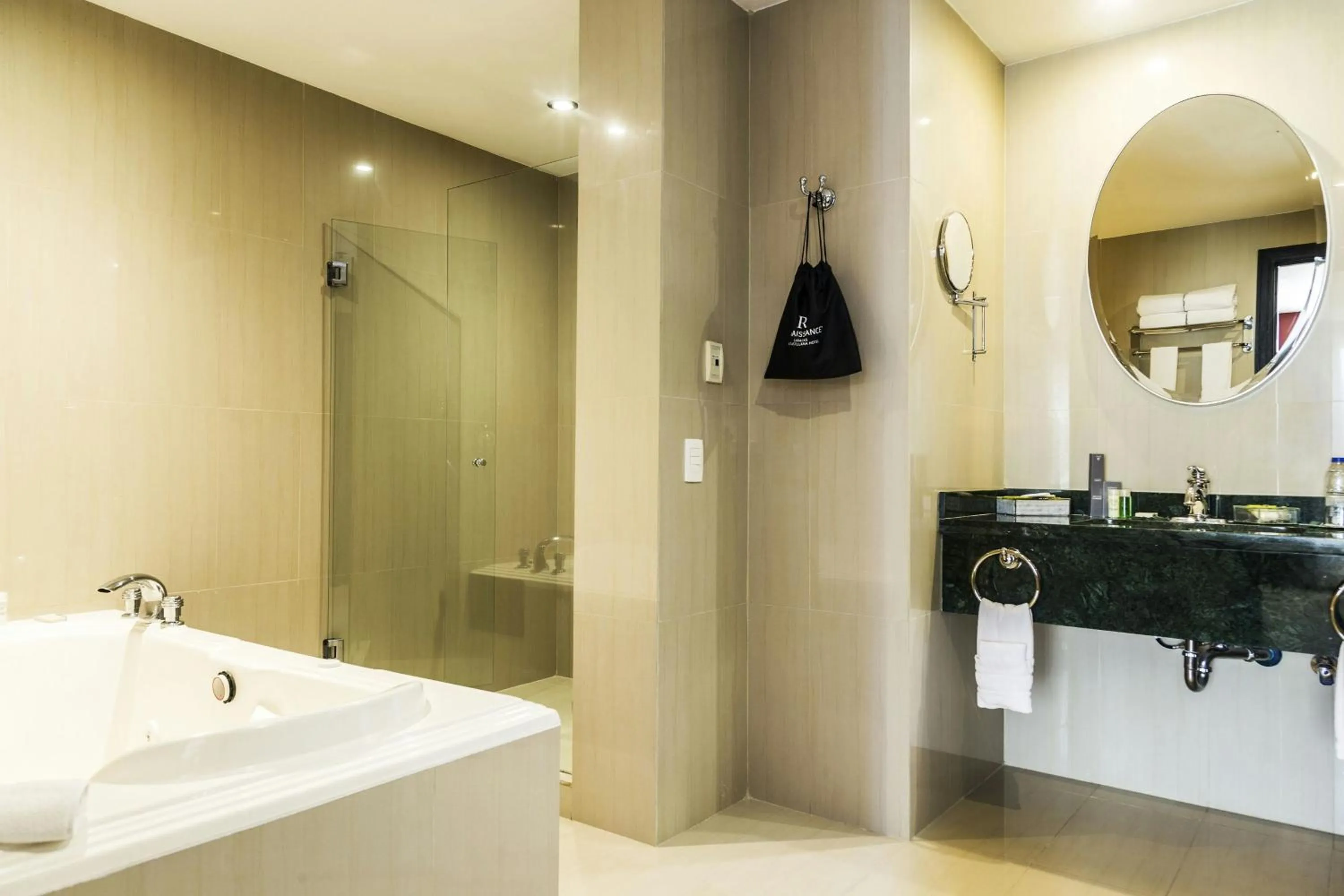 Photo of the whole room in Renaissance Caracas La Castellana Hotel