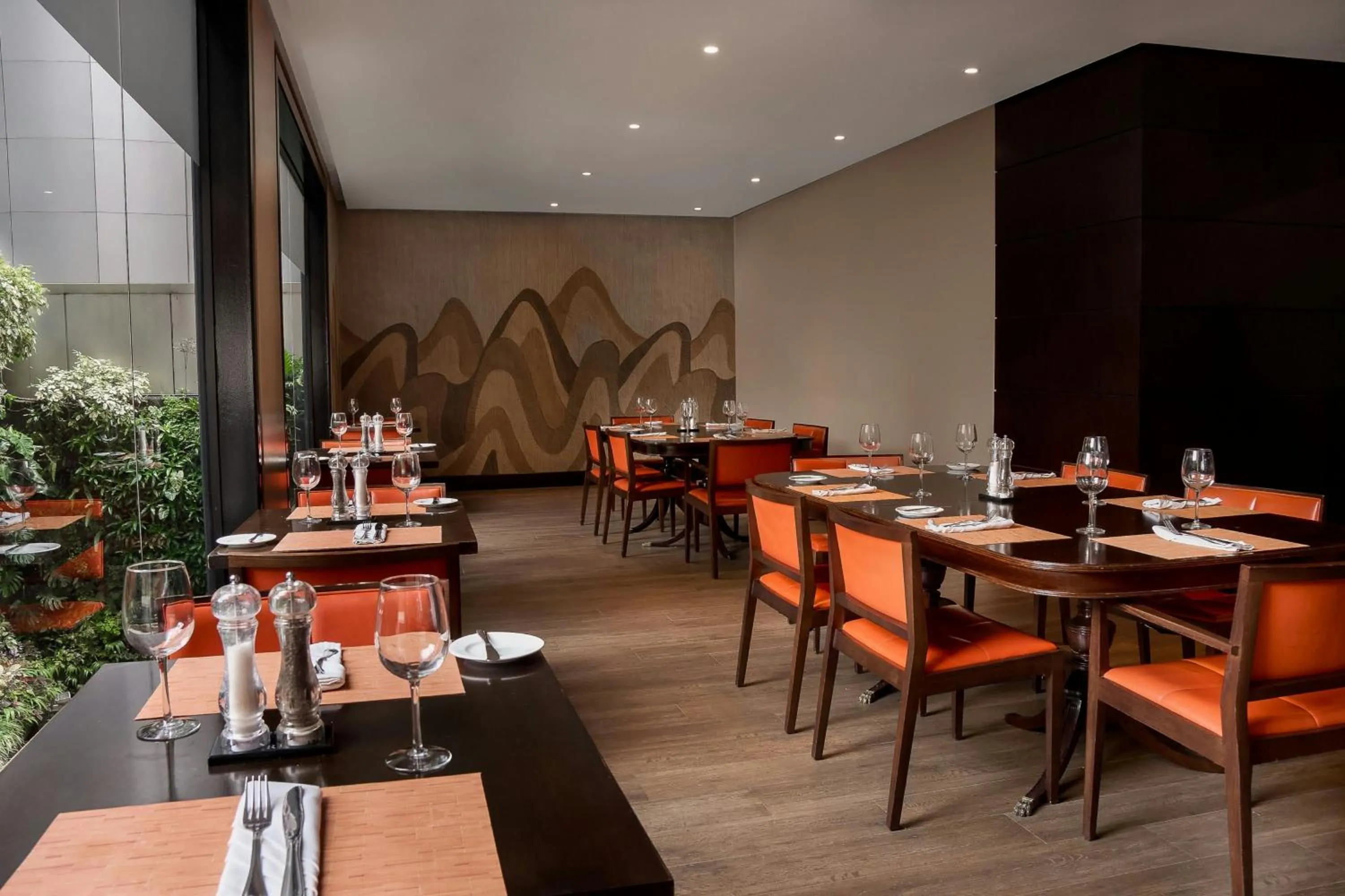 Restaurant/places to eat in Renaissance Caracas La Castellana Hotel