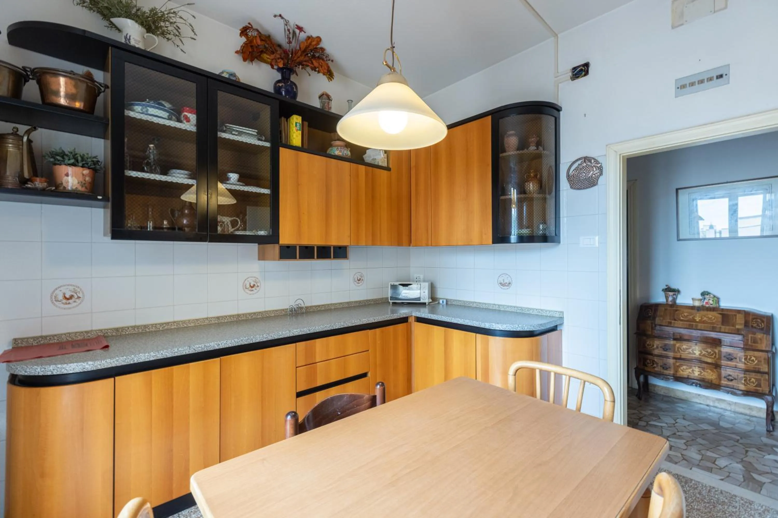 Dining area in Montebello, Bologna by Short Holidays