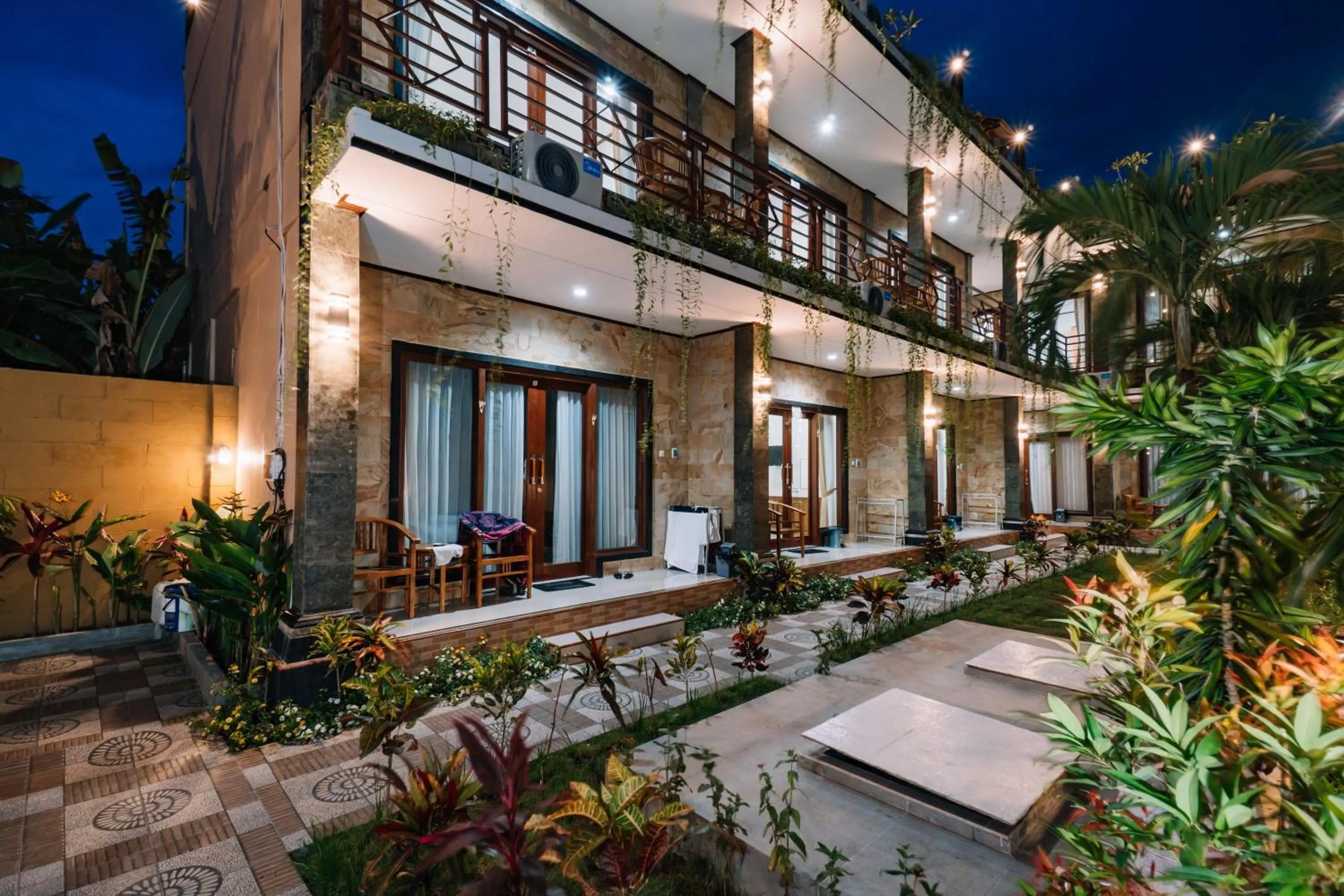 Property building in Sari Nusa Inn