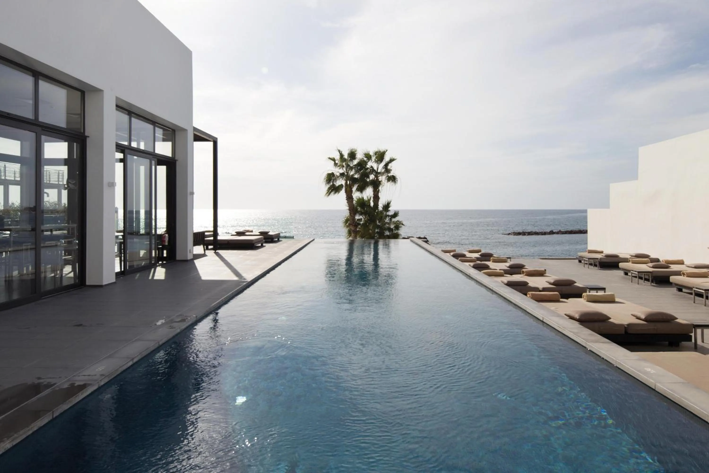 Swimming pool in Almyra