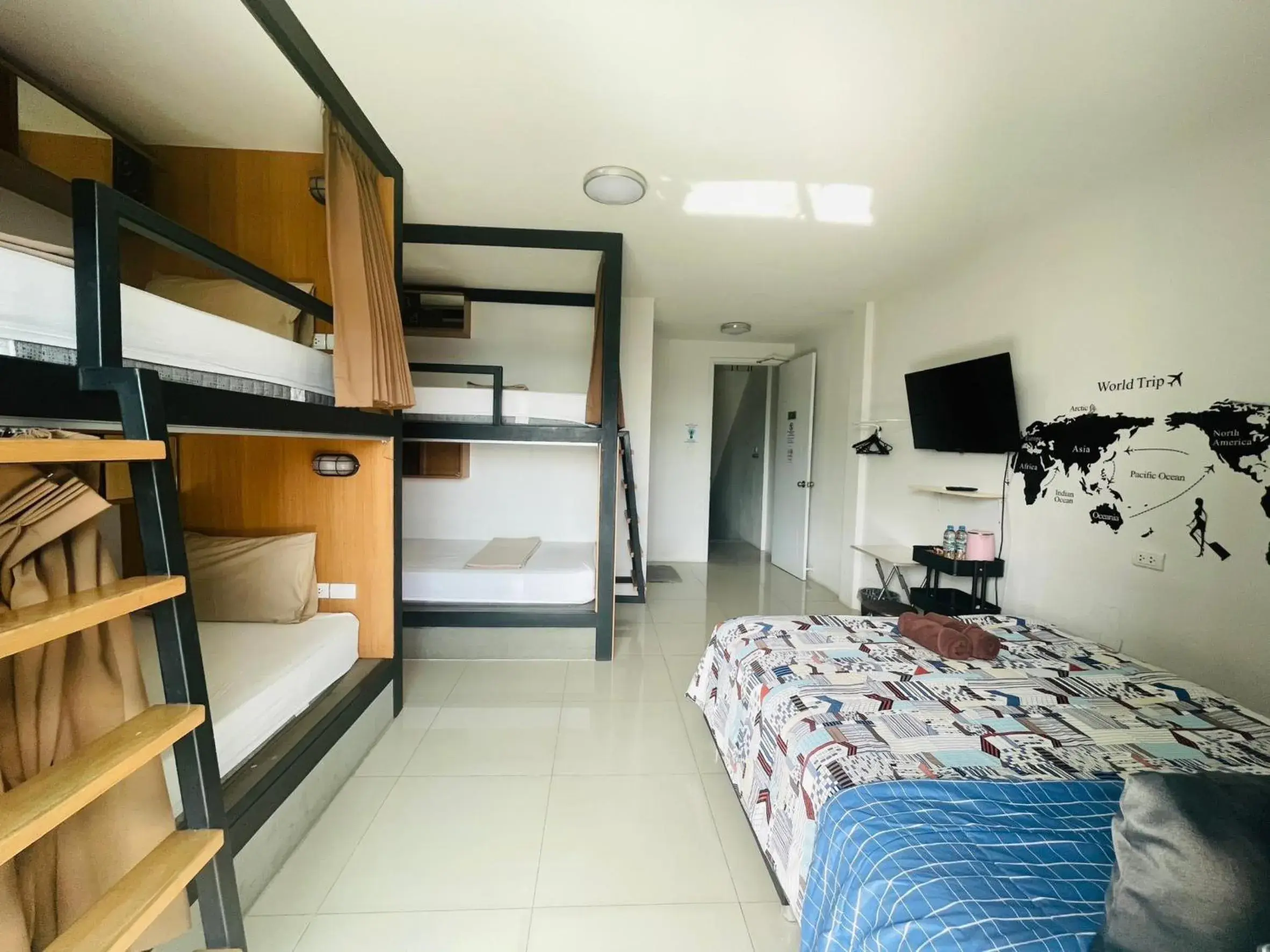 Family Room with Private Bathroom in HOMEY-Sleepy Don Mueang Airport Hostel Family Room with Private Bathroom in HOMEY-Sleepy Don Mueang Airport Hostel