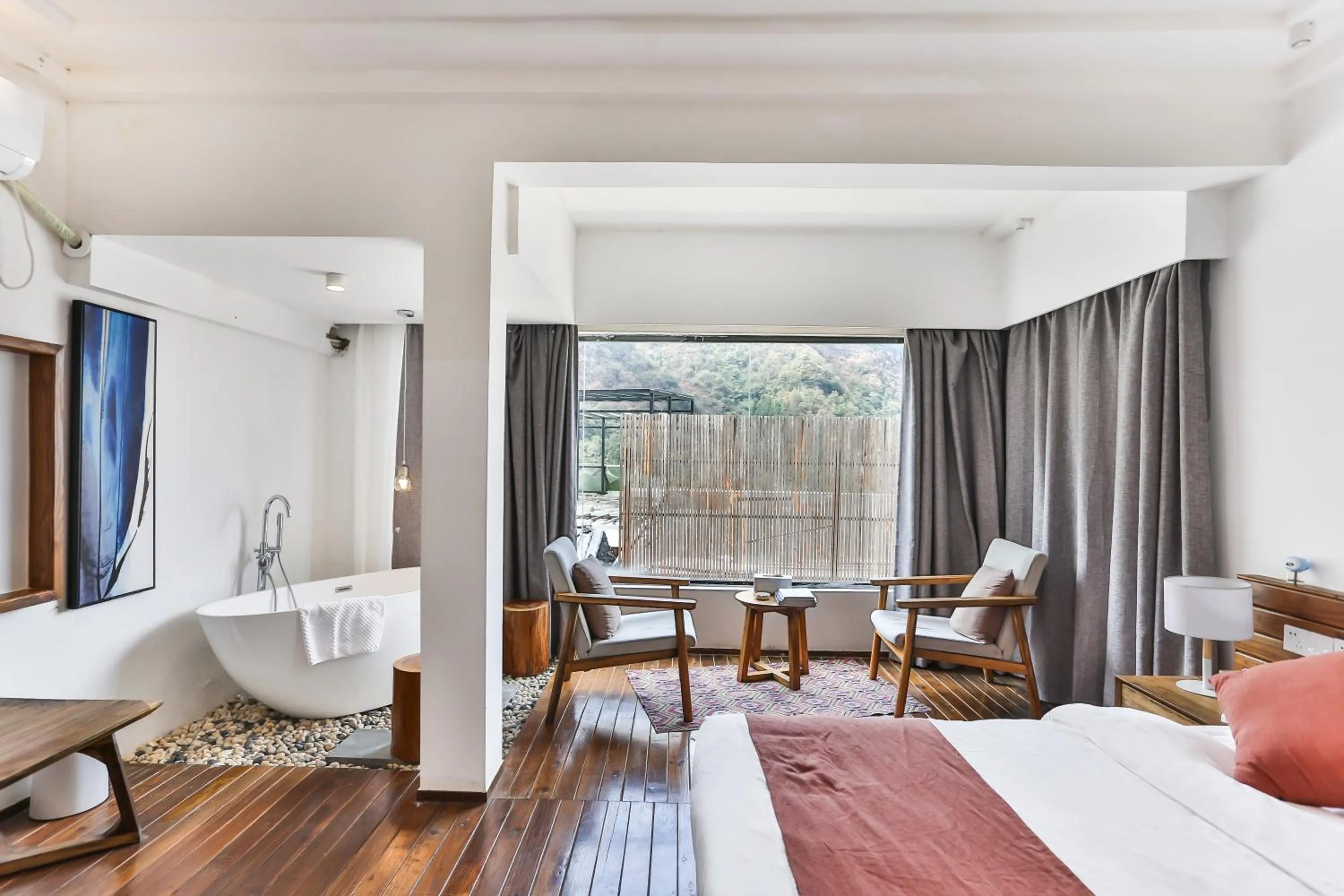 Photo of the whole room, Bed in Purespace