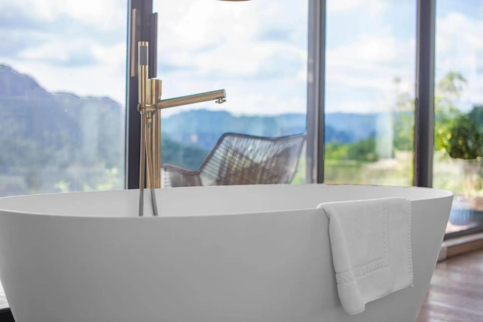 Mountain view in Purespace