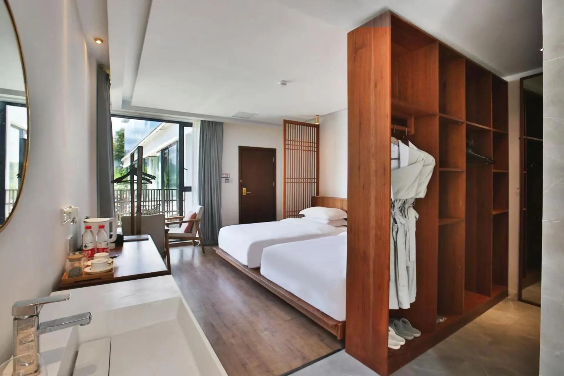 Photo of the whole room, Bed in Purespace