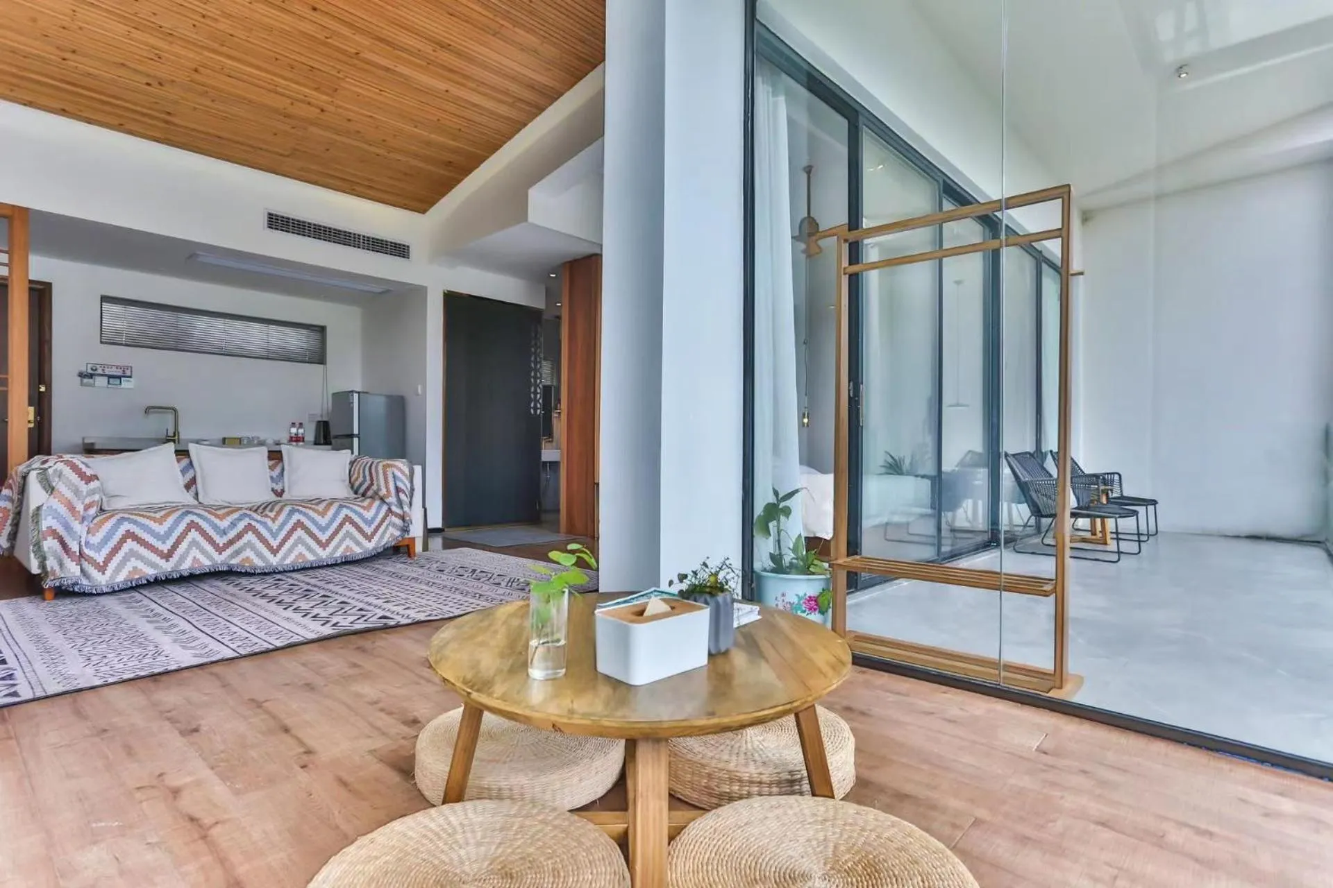 Seating area, Bed in Purespace