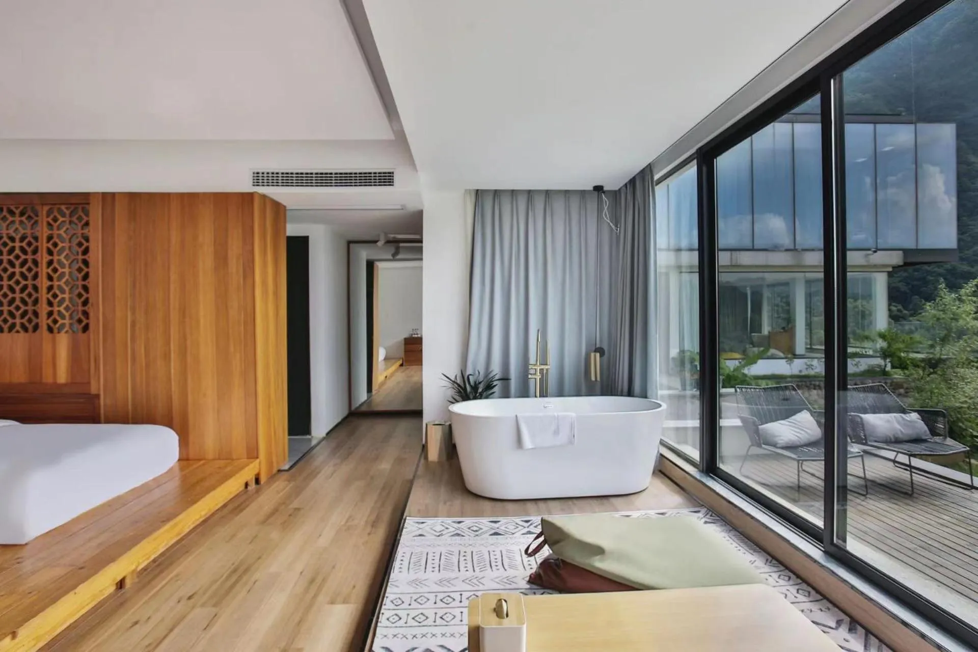 Photo of the whole room, Bed in Purespace