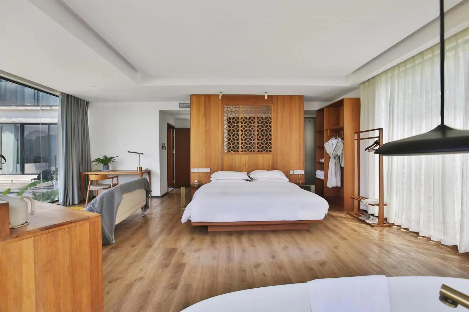 Photo of the whole room, Bed in Purespace