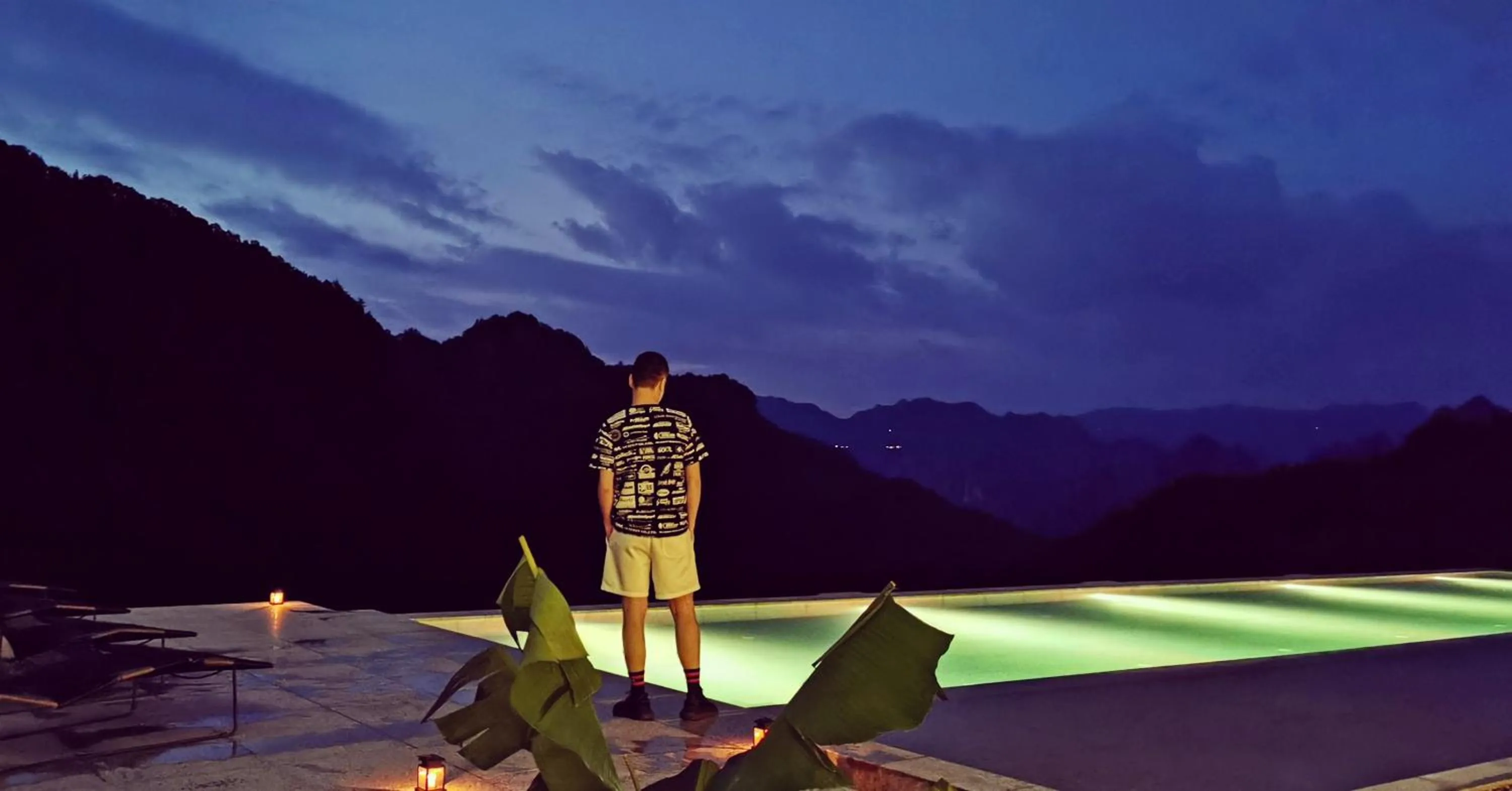 Mountain view in Purespace