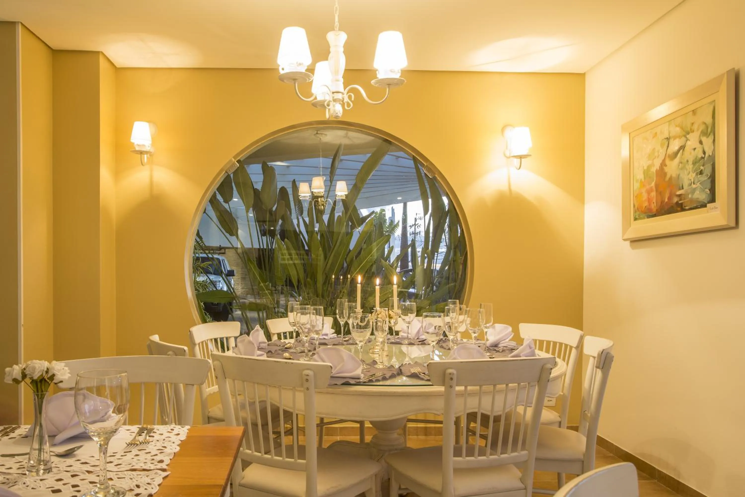 Restaurant/places to eat in Astron Hotel Bauru by Nobile