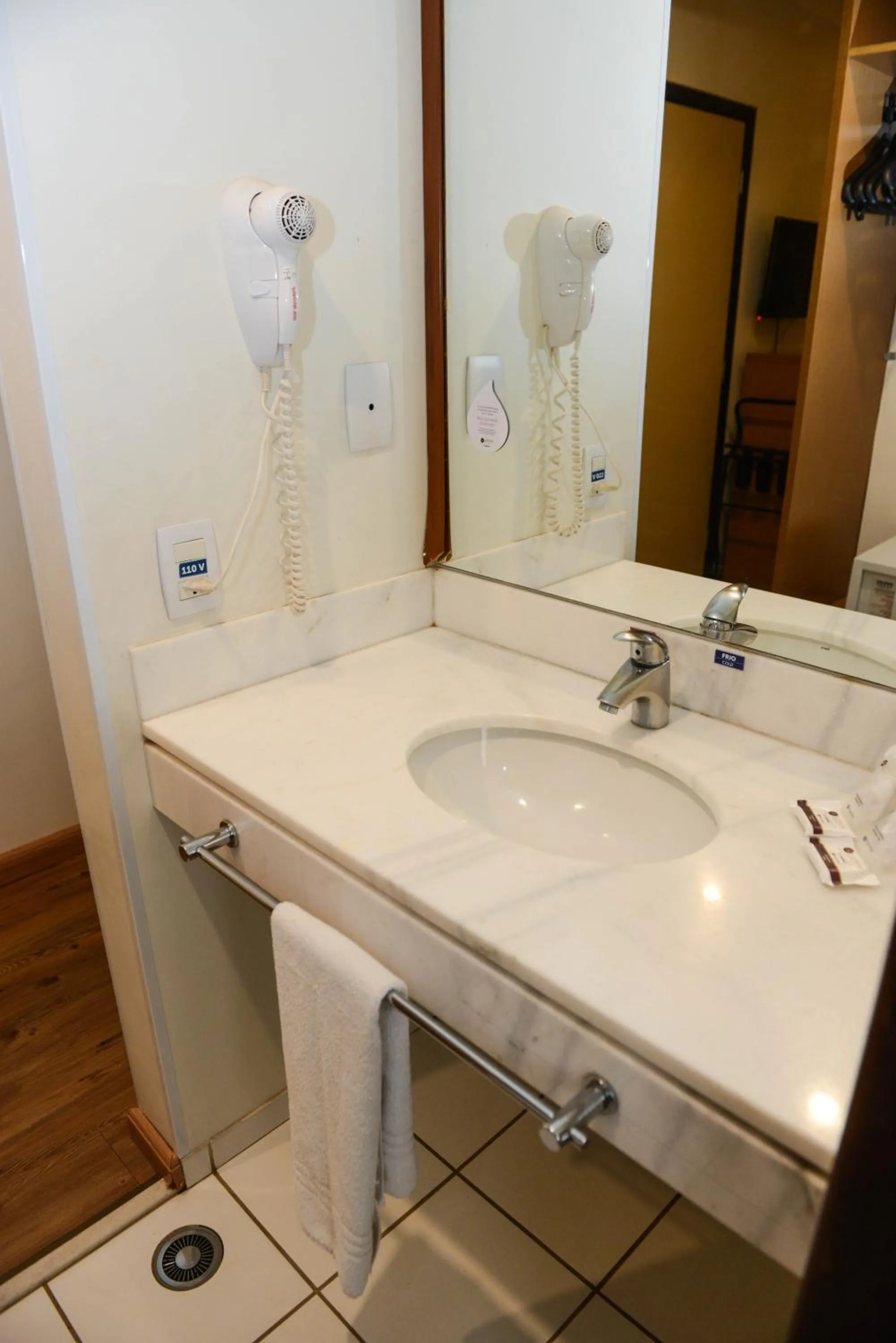 Astron Hotel Bauru by Nobile